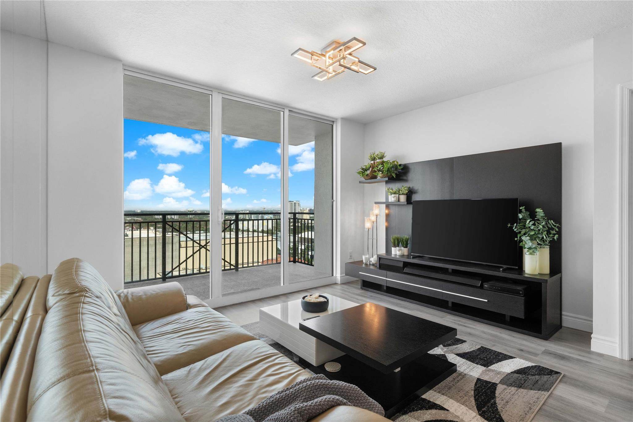 610 W Las Olas Boulevard 1514N