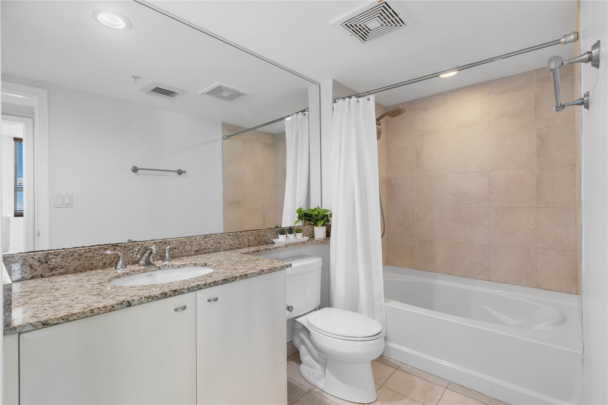 610 W Las Olas Boulevard 1514N