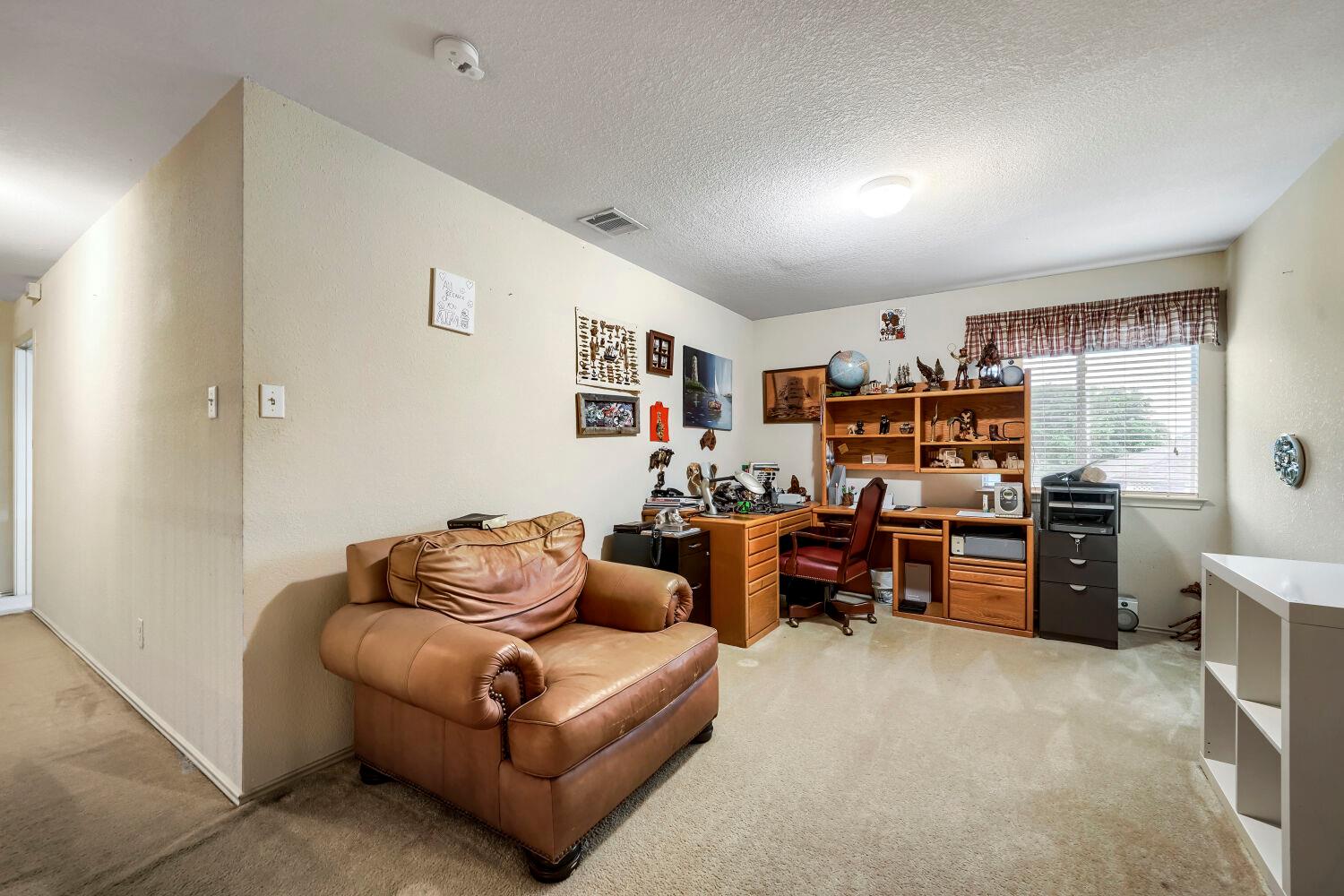 1017 Coronation WAY