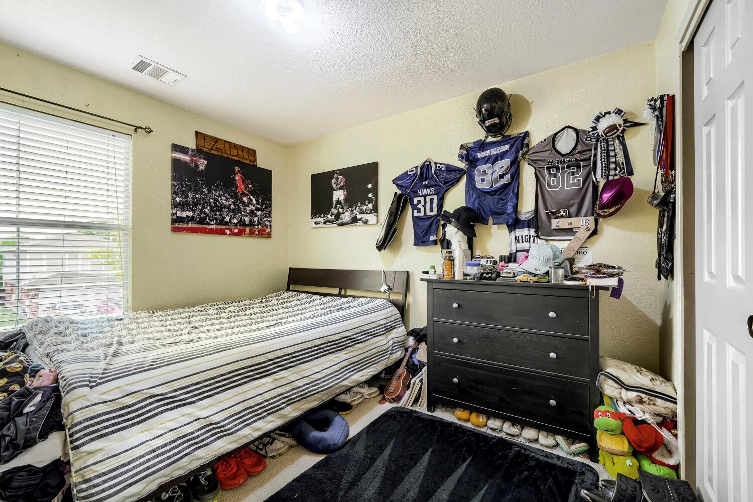 1017 Coronation WAY