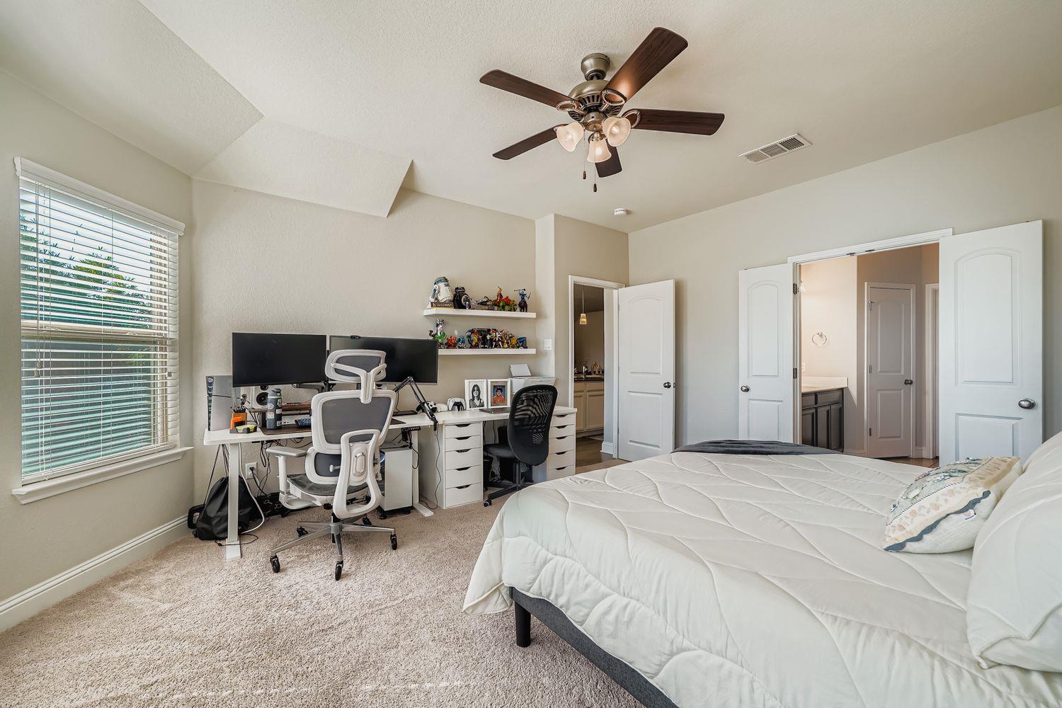 3313 De Torres CIR