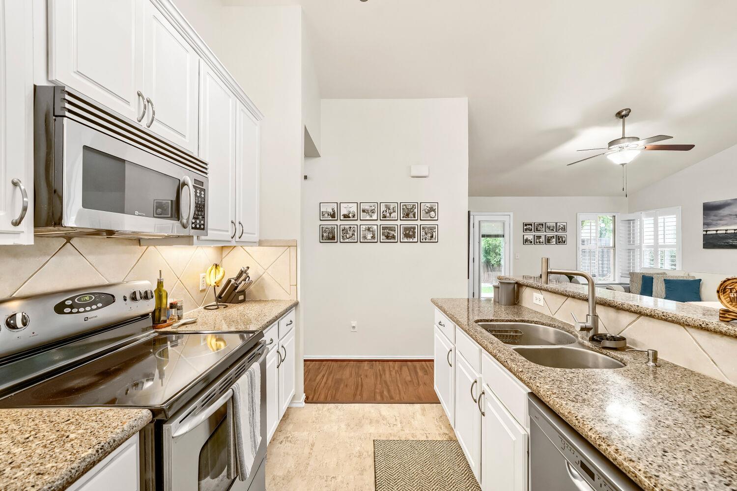 302 Ryan LN