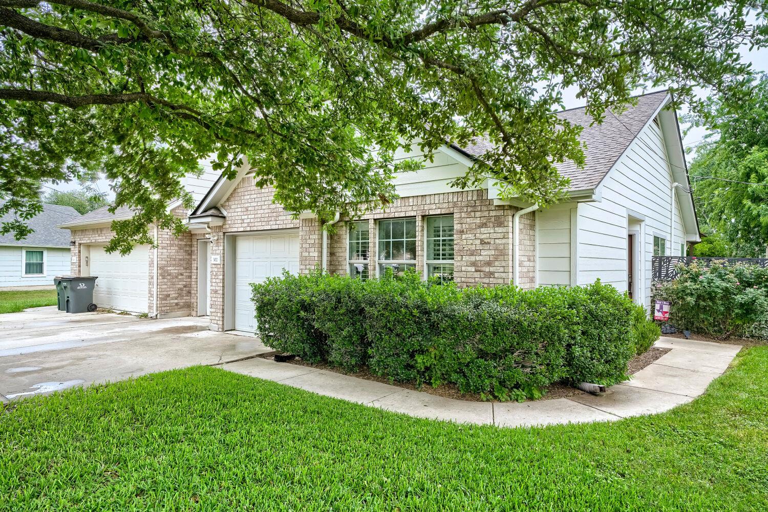 302 Ryan LN