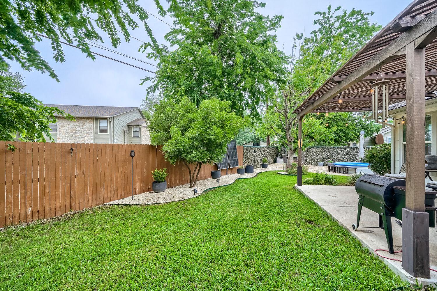302 Ryan LN