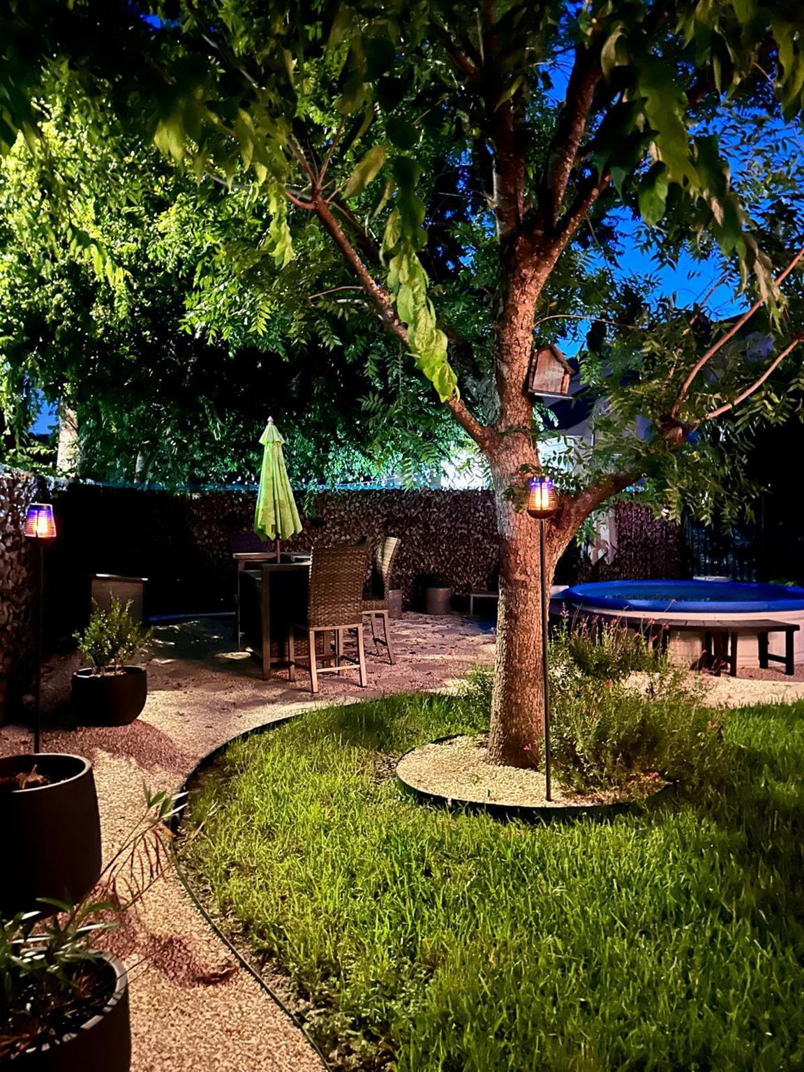 302 Ryan LN