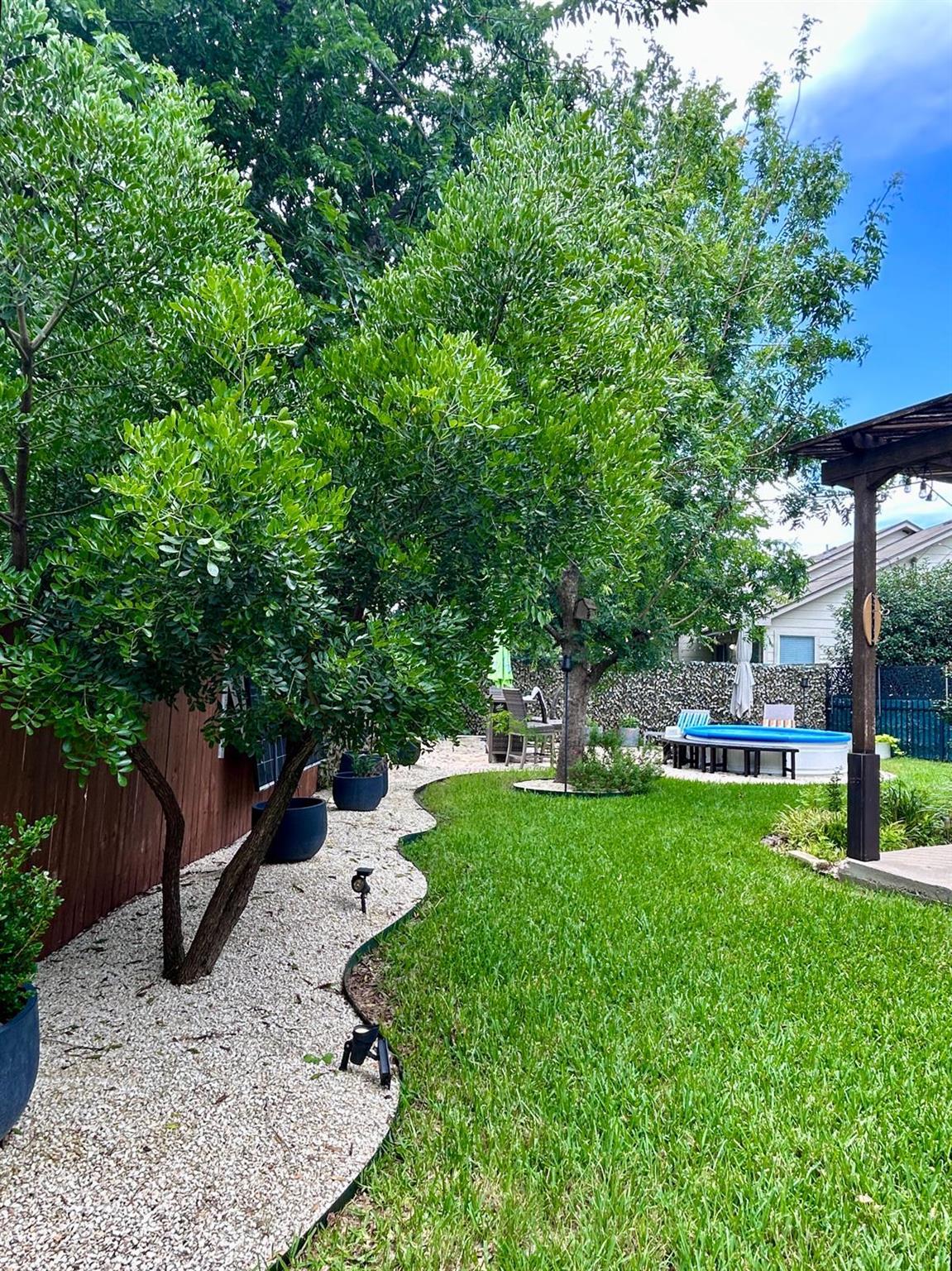 302 Ryan LN
