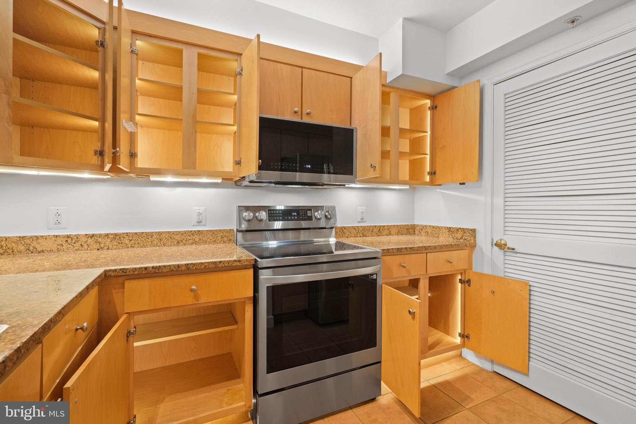 631 D STREET NW 836