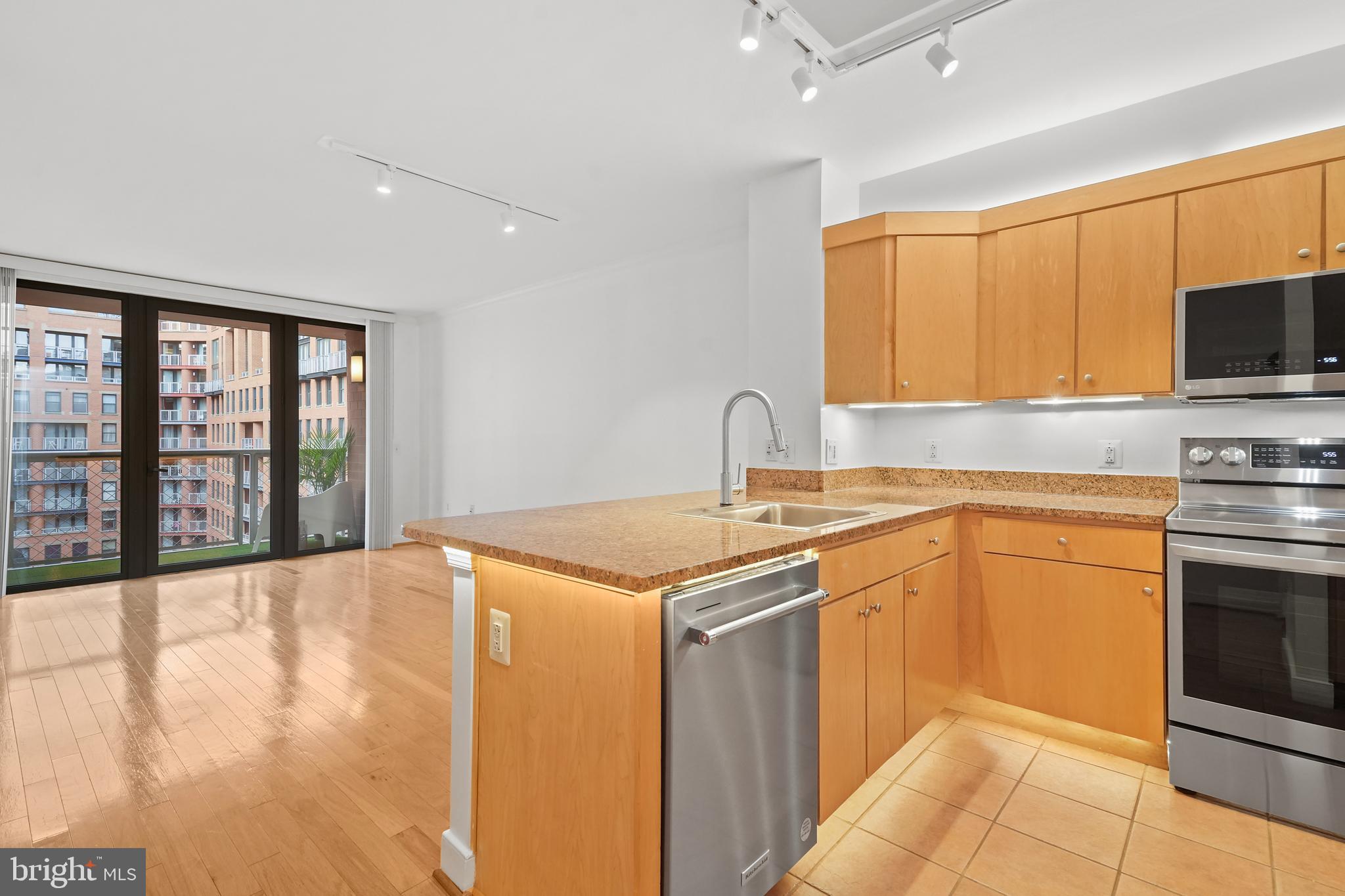 631 D STREET NW 836