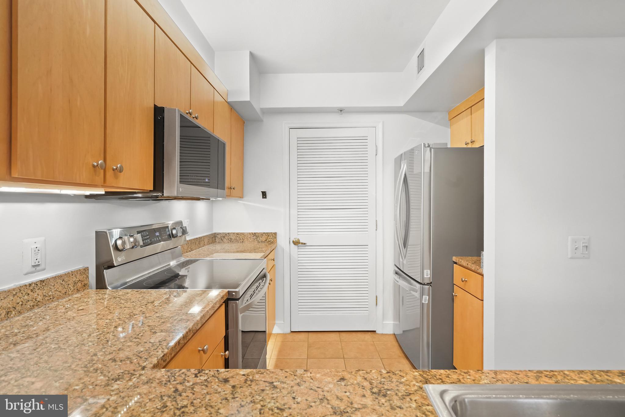 631 D STREET NW 836