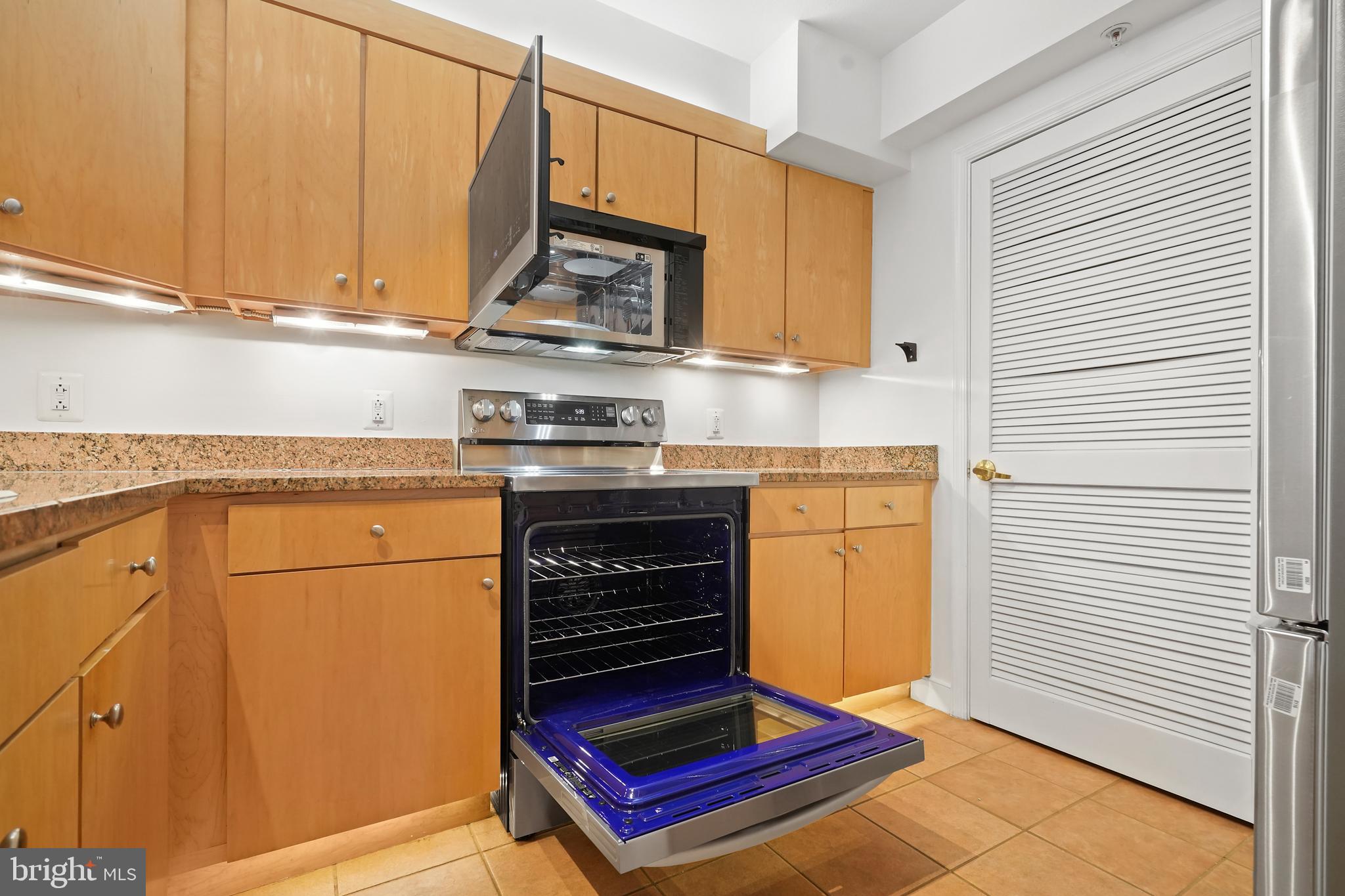 631 D STREET NW 836