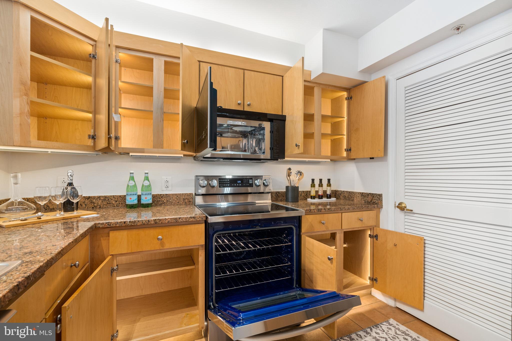 631 D STREET NW 836