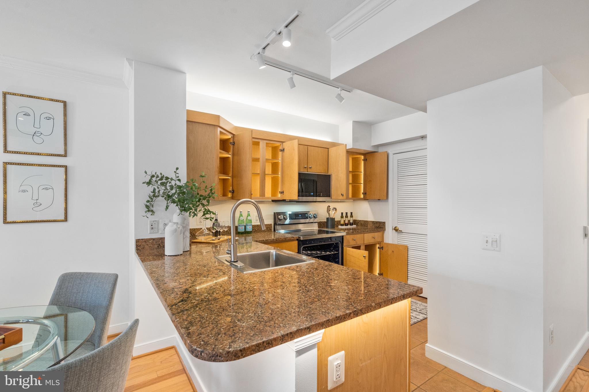 631 D STREET NW 836