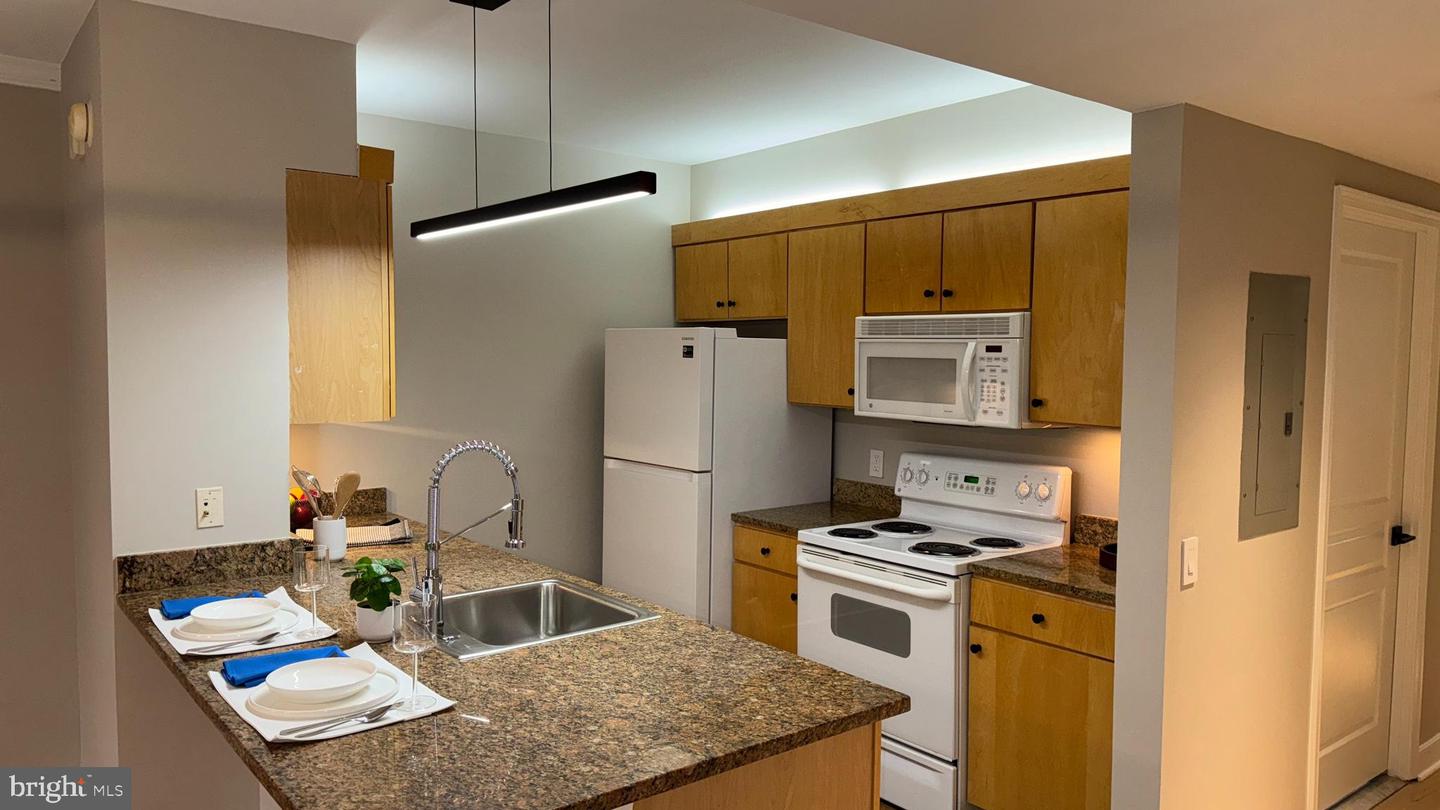 616 E ST NW #308