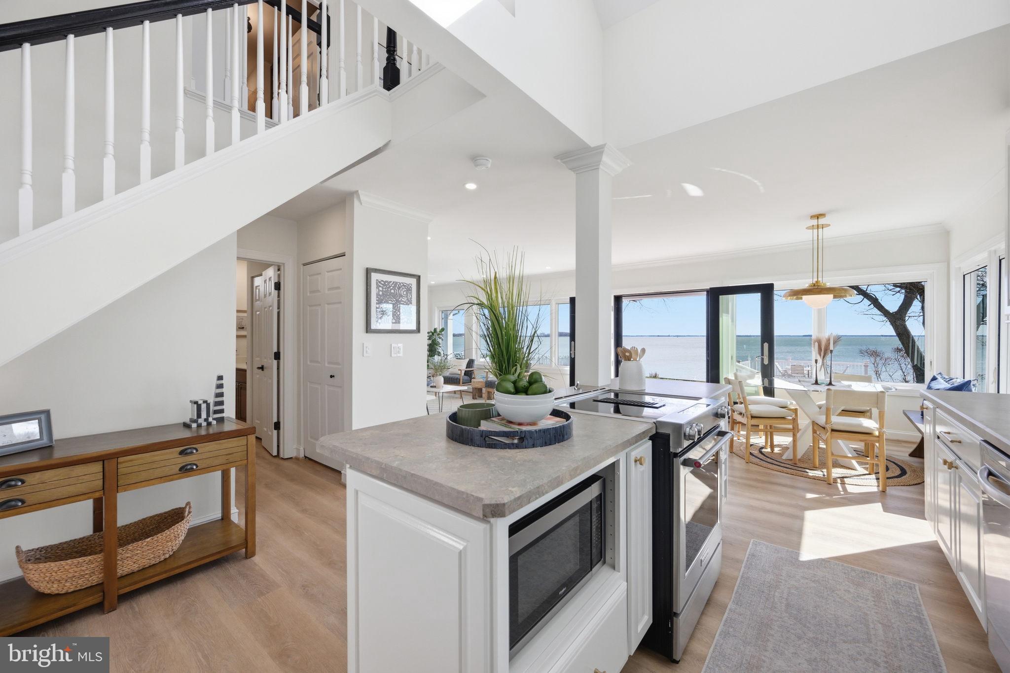 3963 BAYSIDE DRIVE