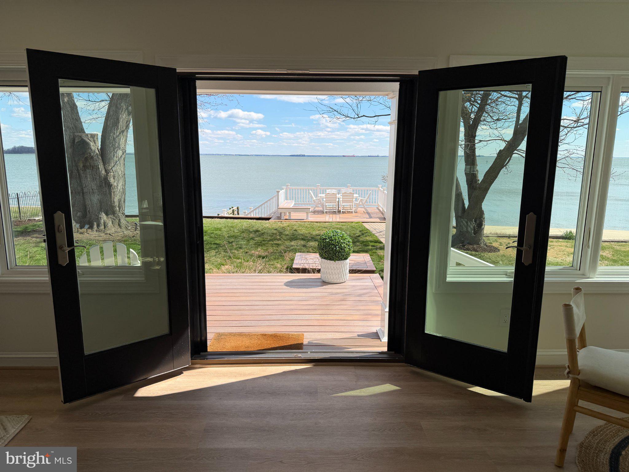 3963 BAYSIDE DRIVE