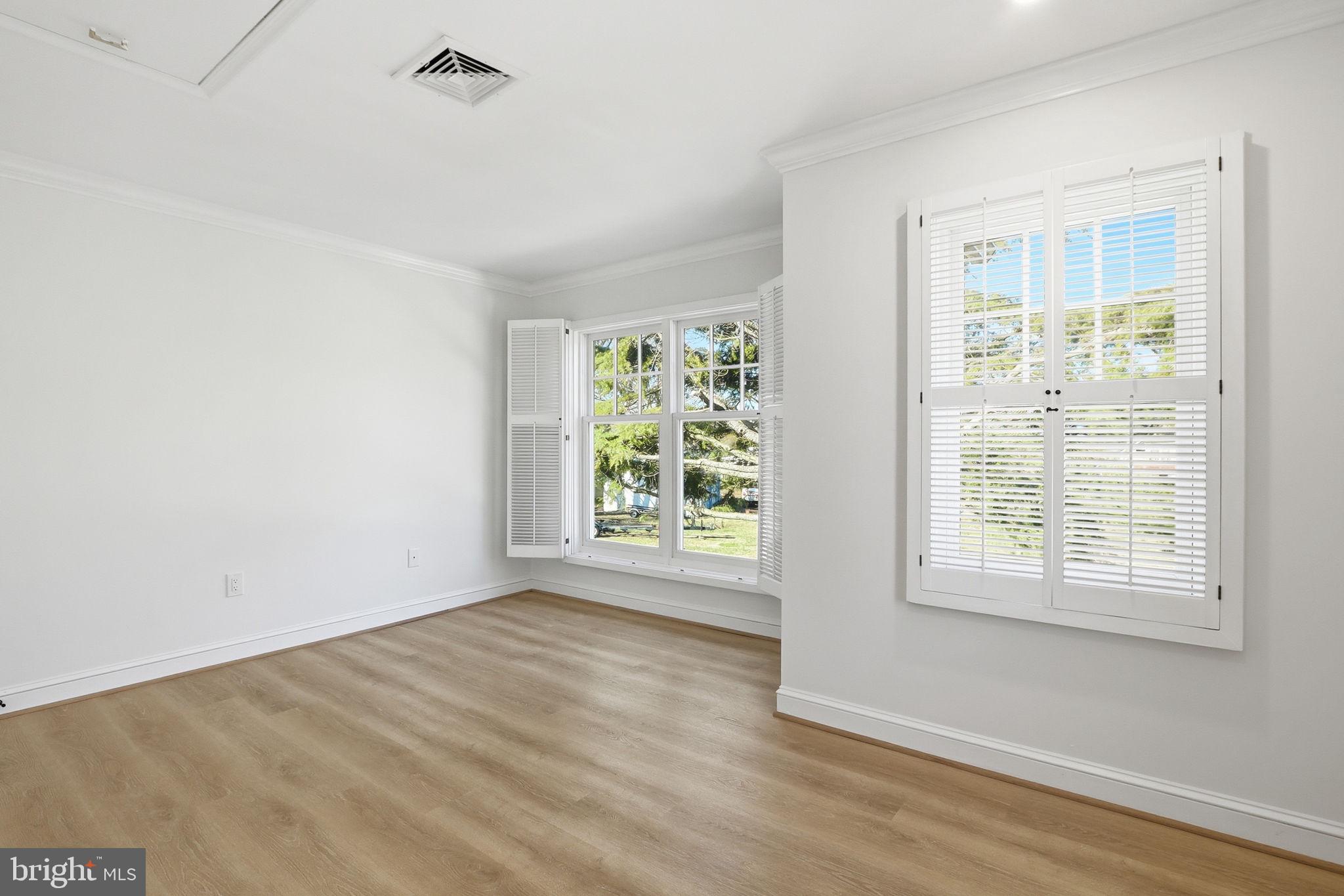 3963 BAYSIDE DRIVE