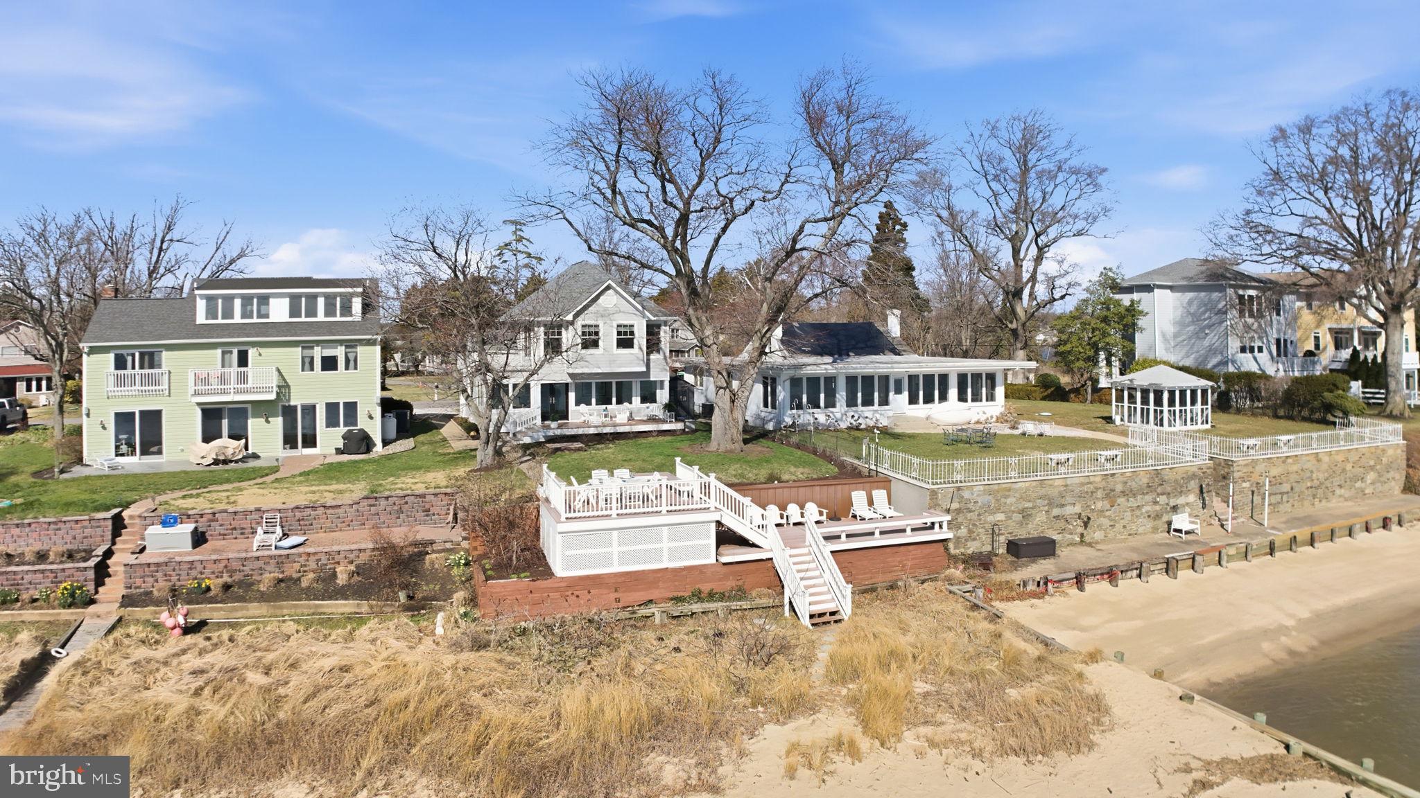 3963 BAYSIDE DRIVE