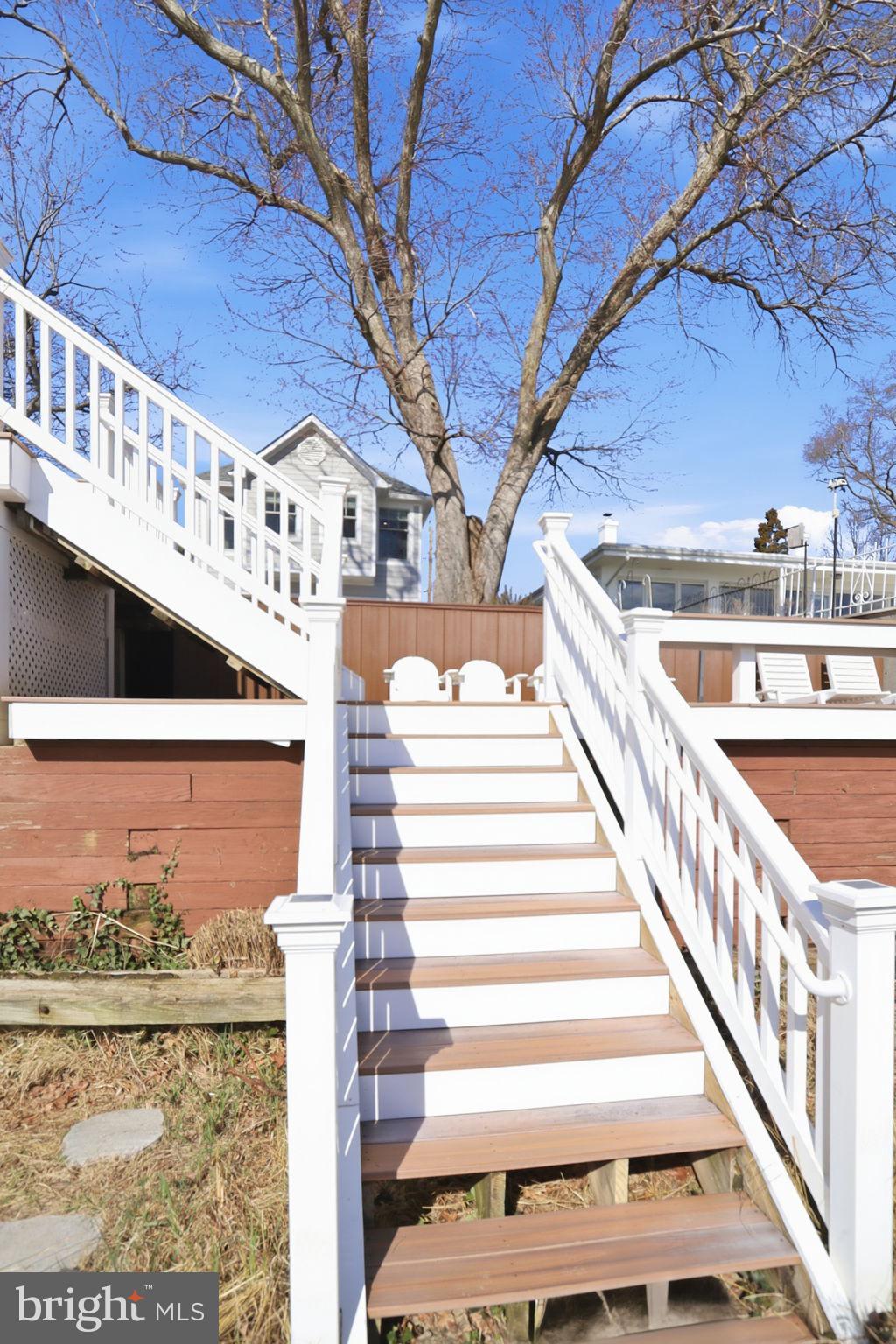 3963 BAYSIDE DRIVE