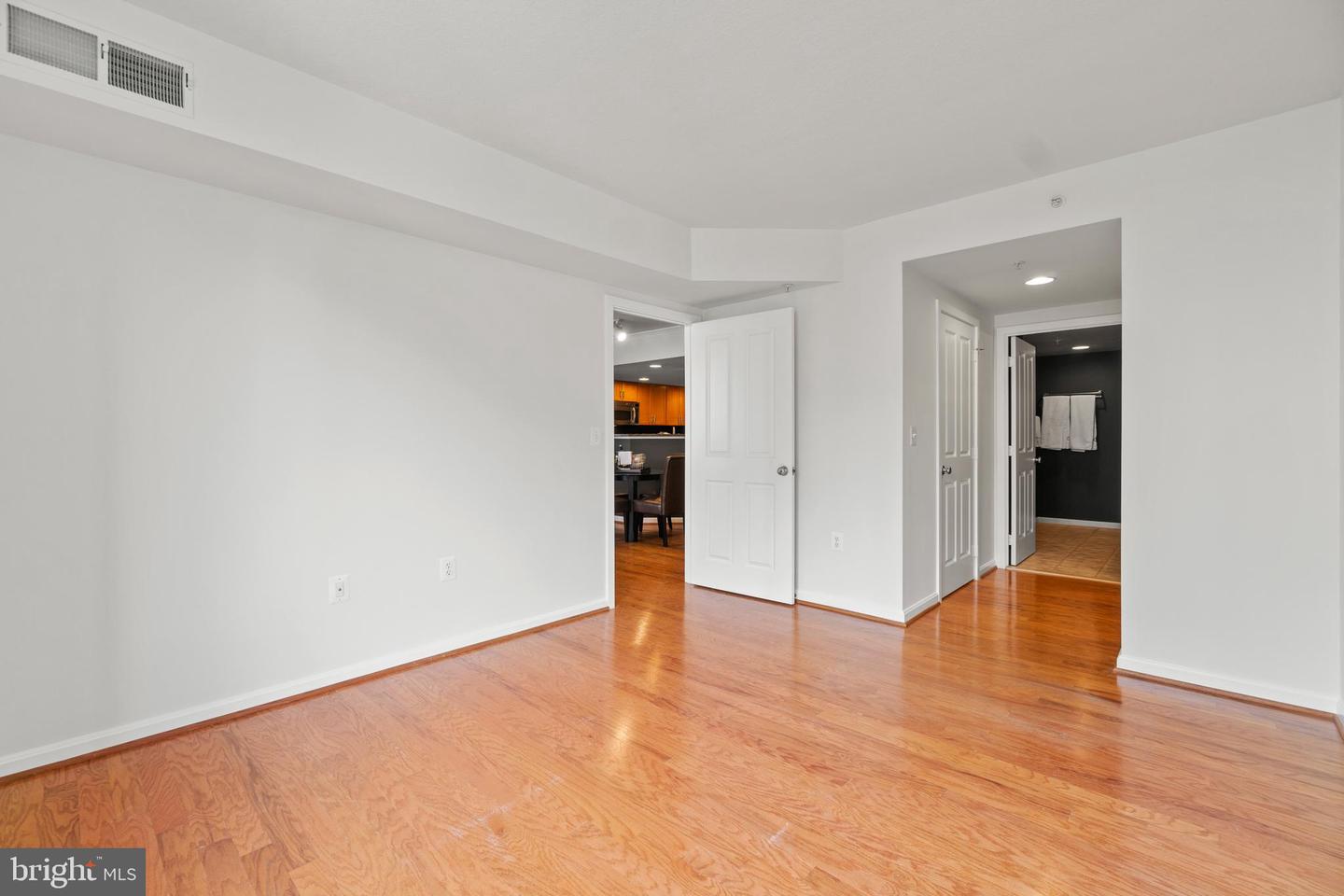 2220 Fairfax Dr #507
