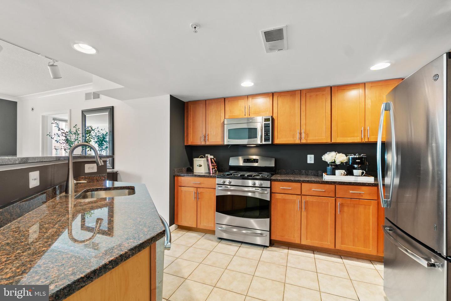 2220 Fairfax Dr #507