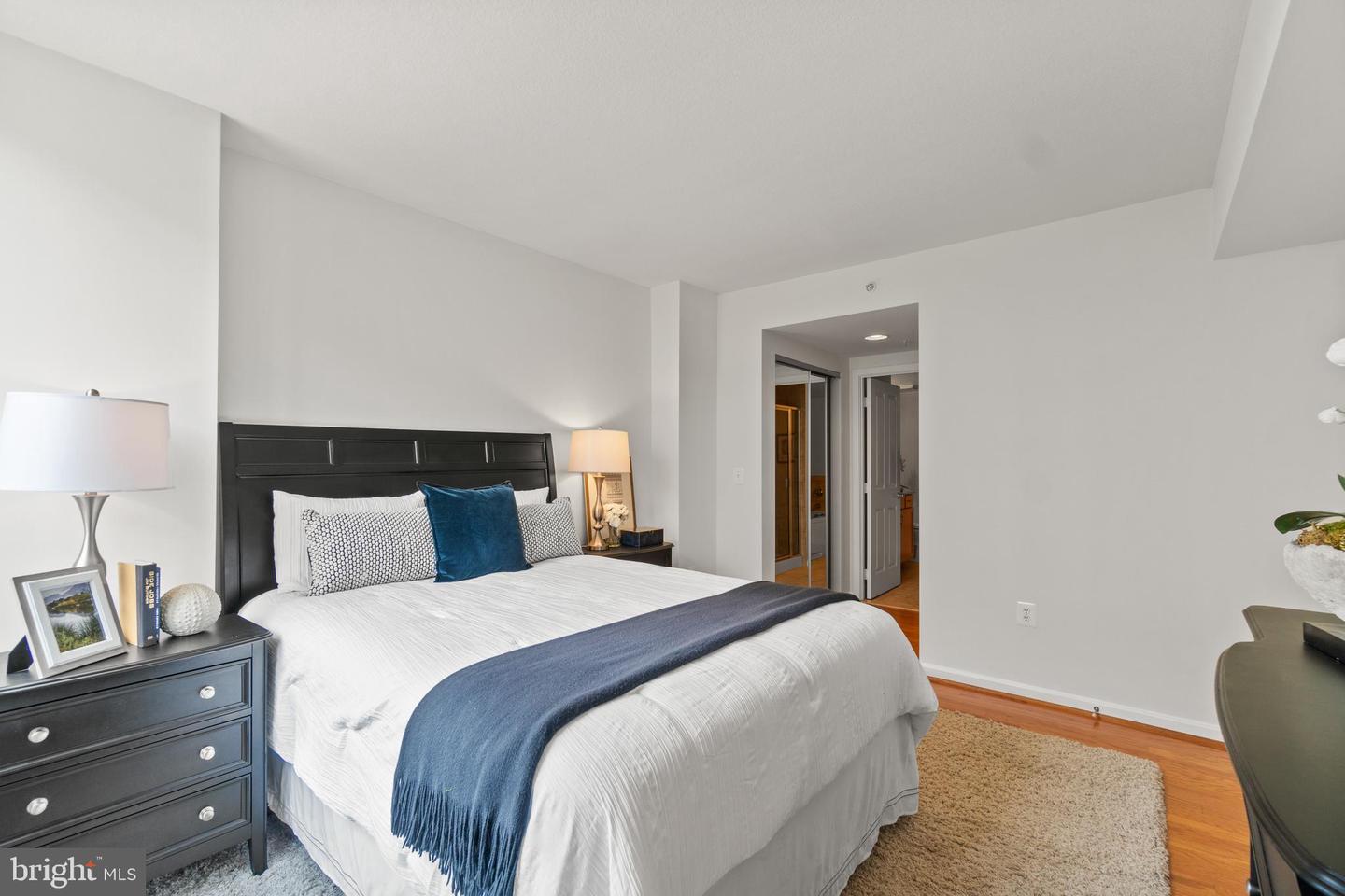 2220 Fairfax Dr #507