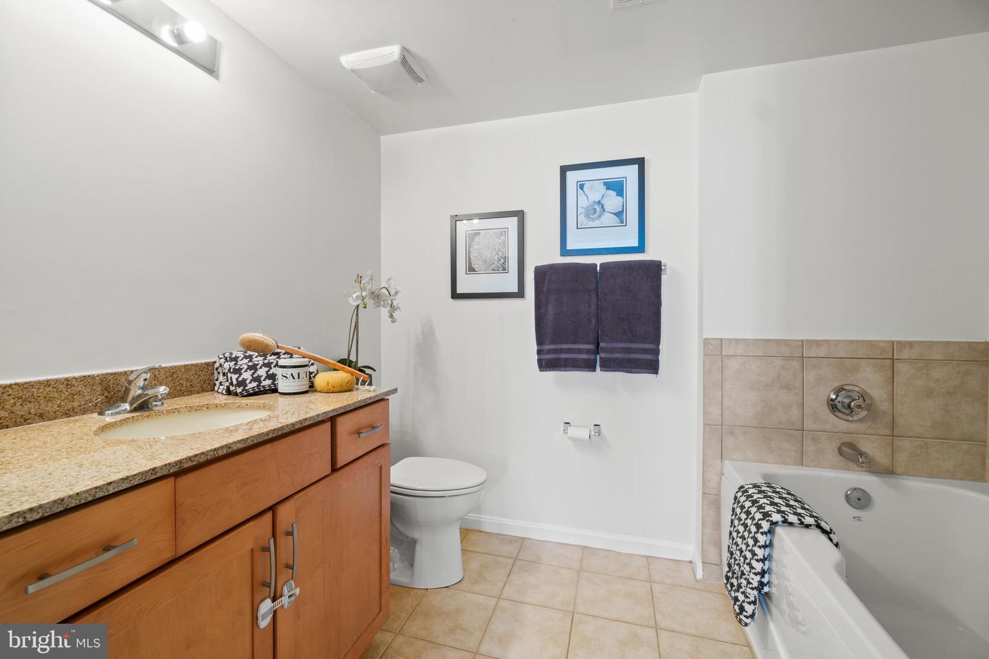 2220 Fairfax Dr #507