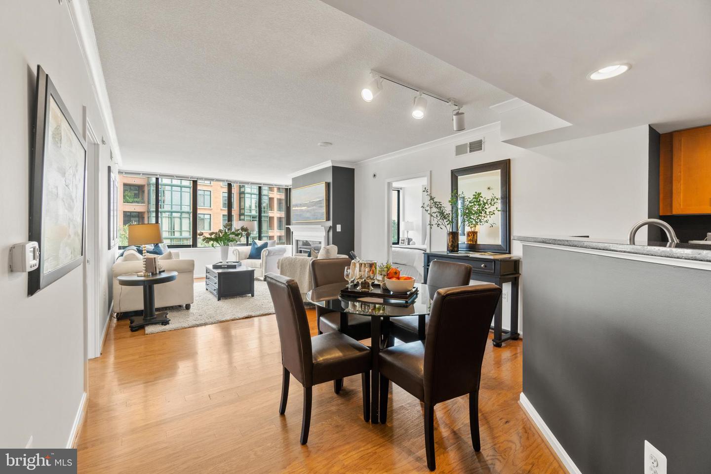 2220 Fairfax Dr #507