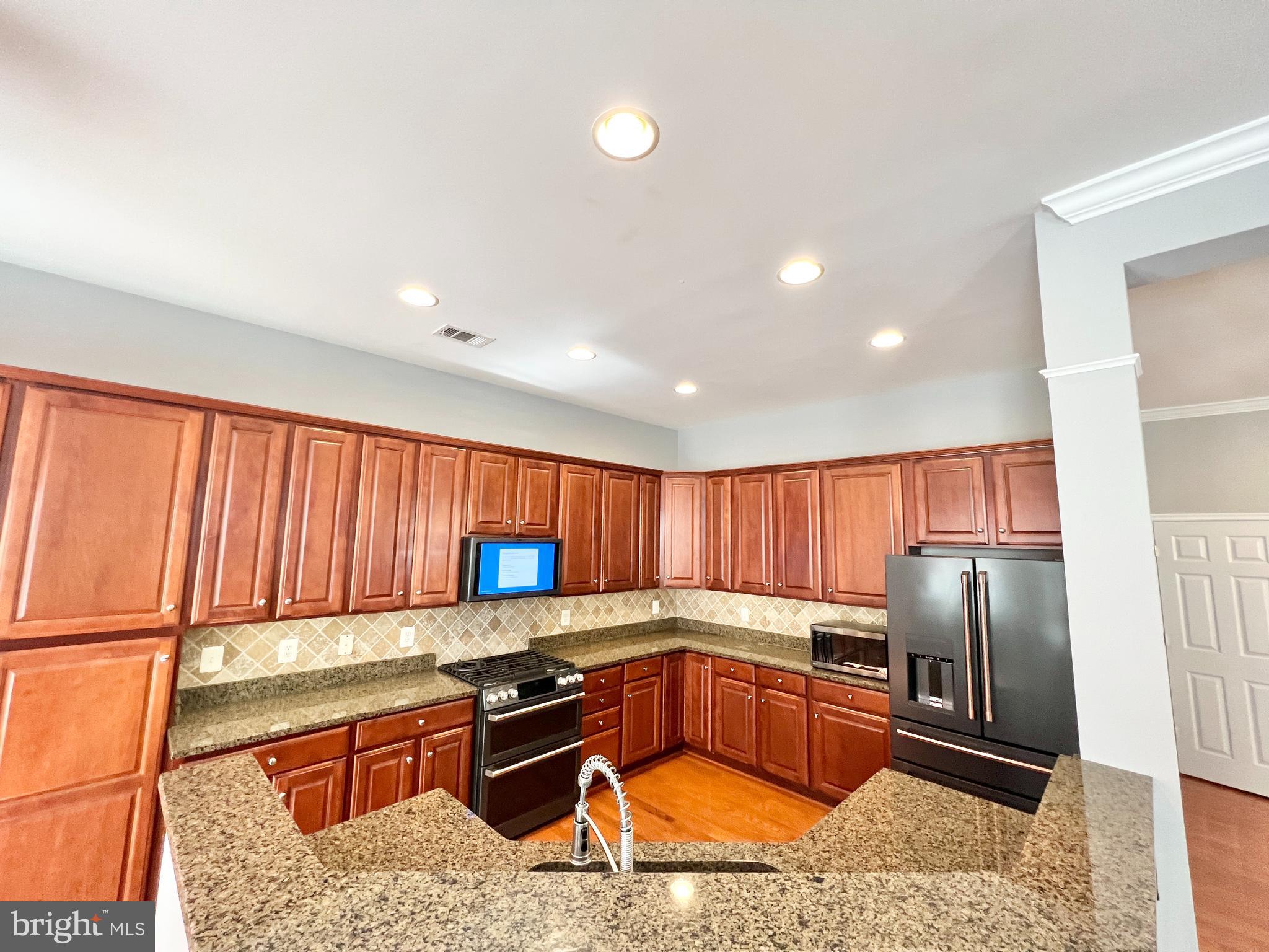 4240 Sonia Ct