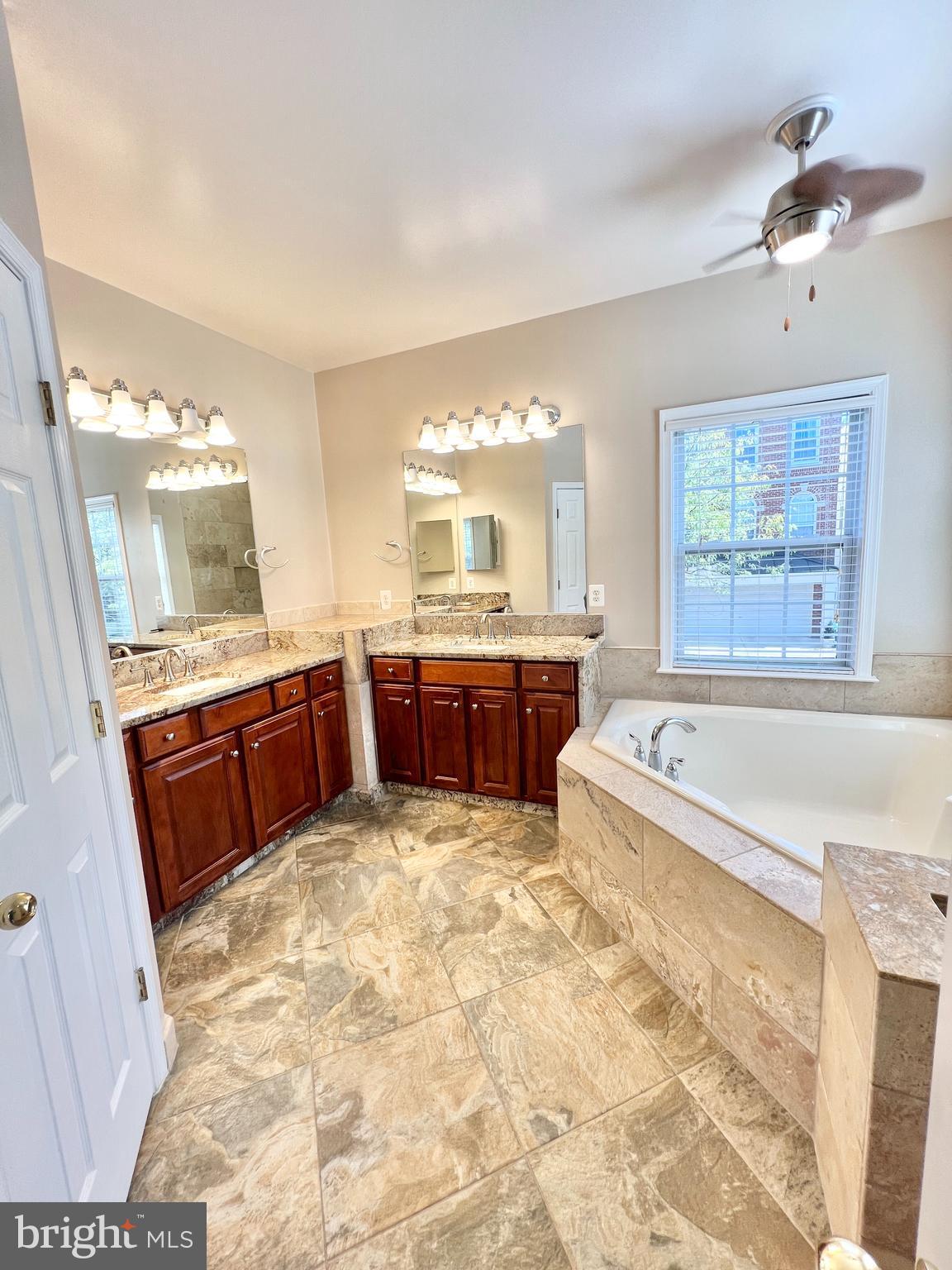 4240 Sonia Ct