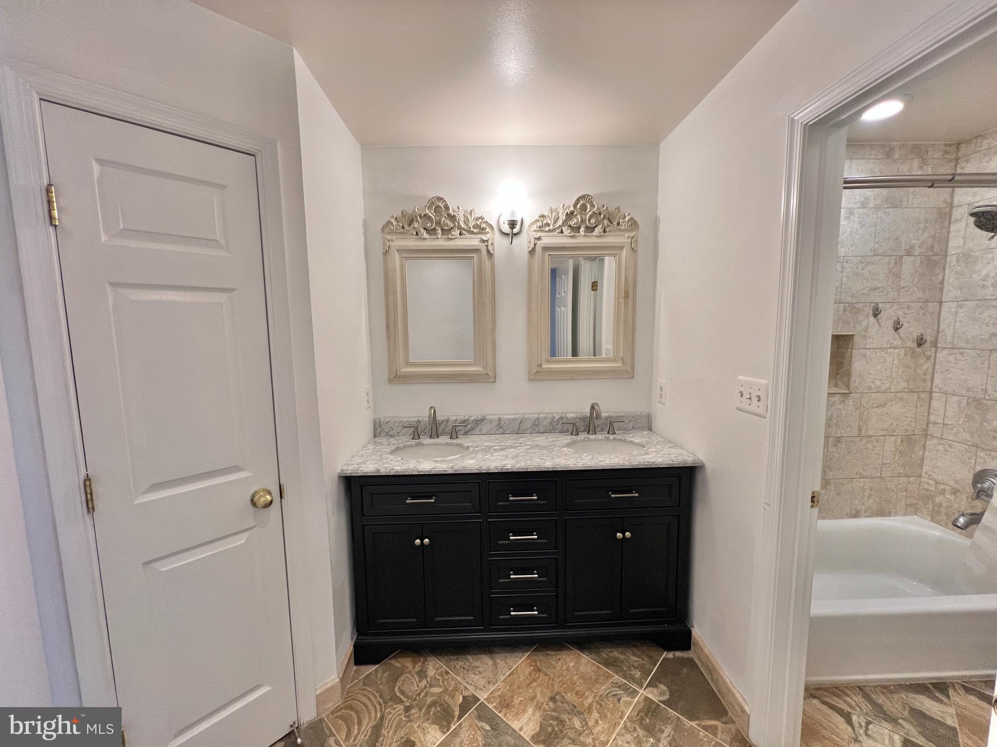 4240 Sonia Ct