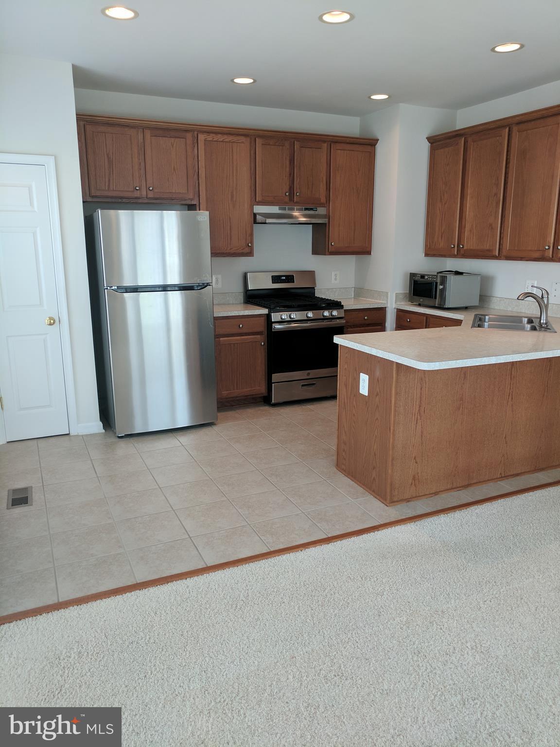 8901 SINGLELEAF CIR