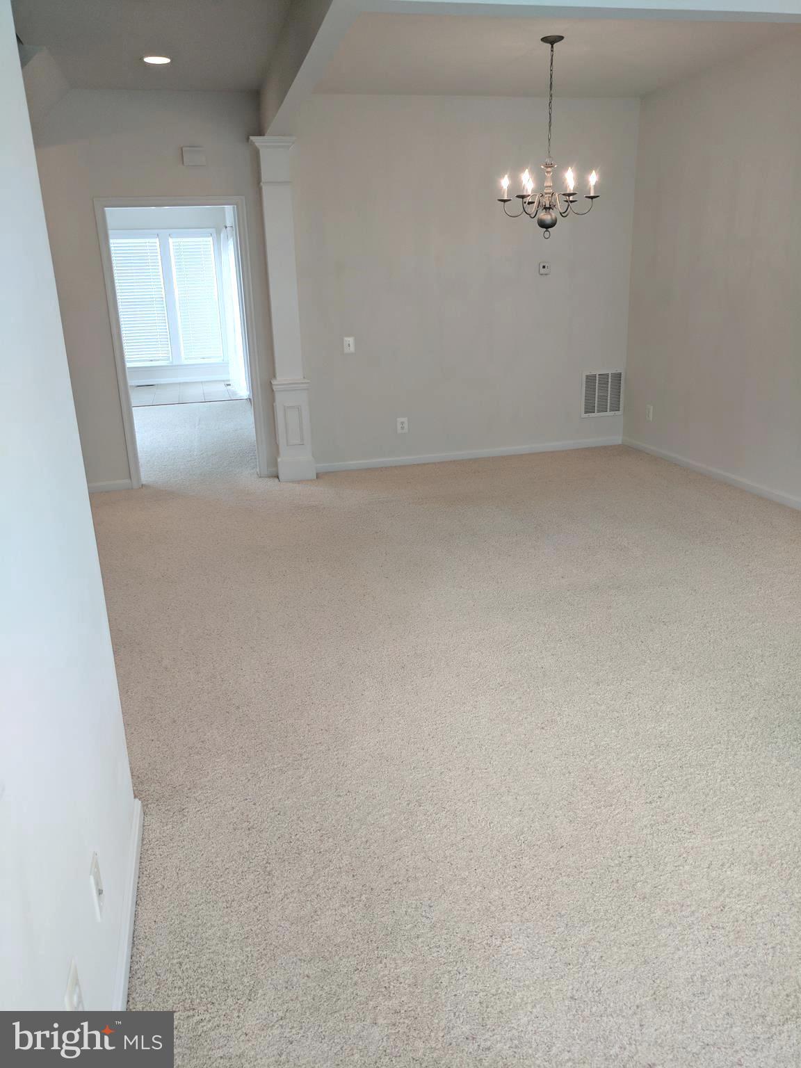 8901 SINGLELEAF CIR