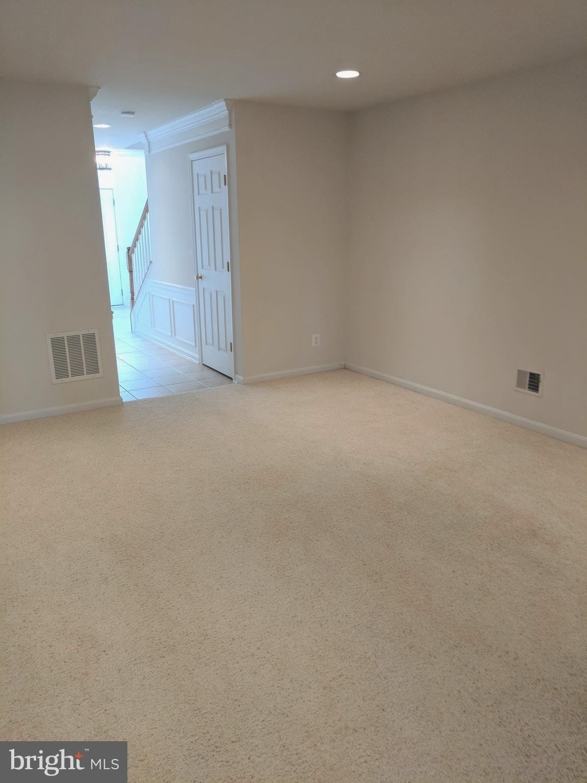 8901 SINGLELEAF CIR