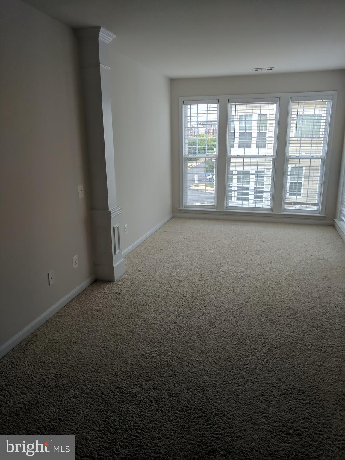 8901 SINGLELEAF CIR