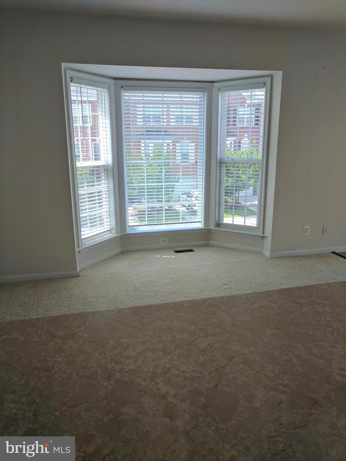 8901 SINGLELEAF CIR
