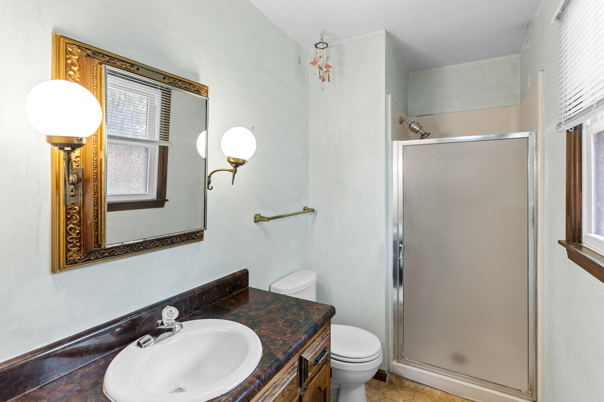 1409 E LEXINGTON CIR