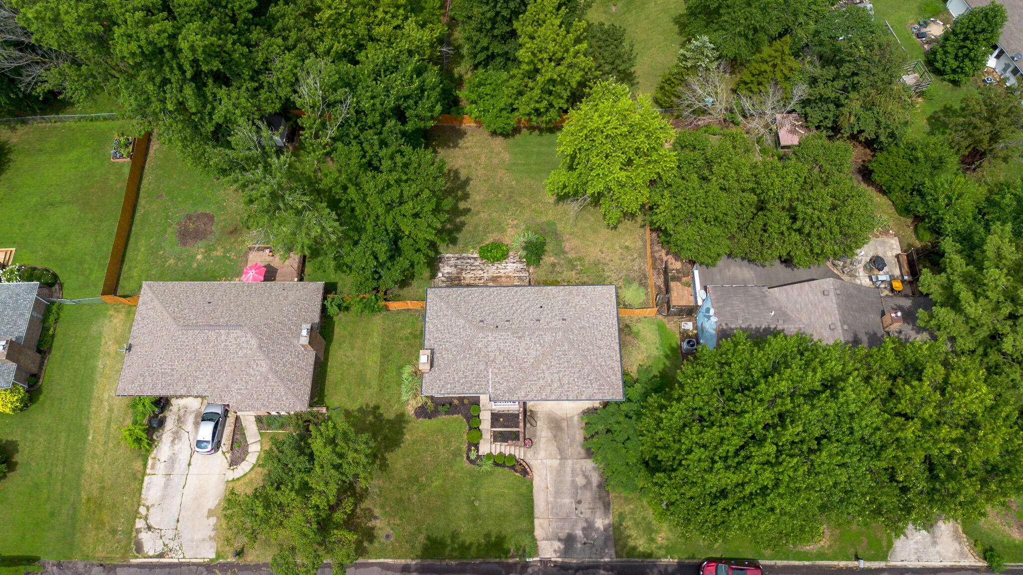 1409 E LEXINGTON CIR
