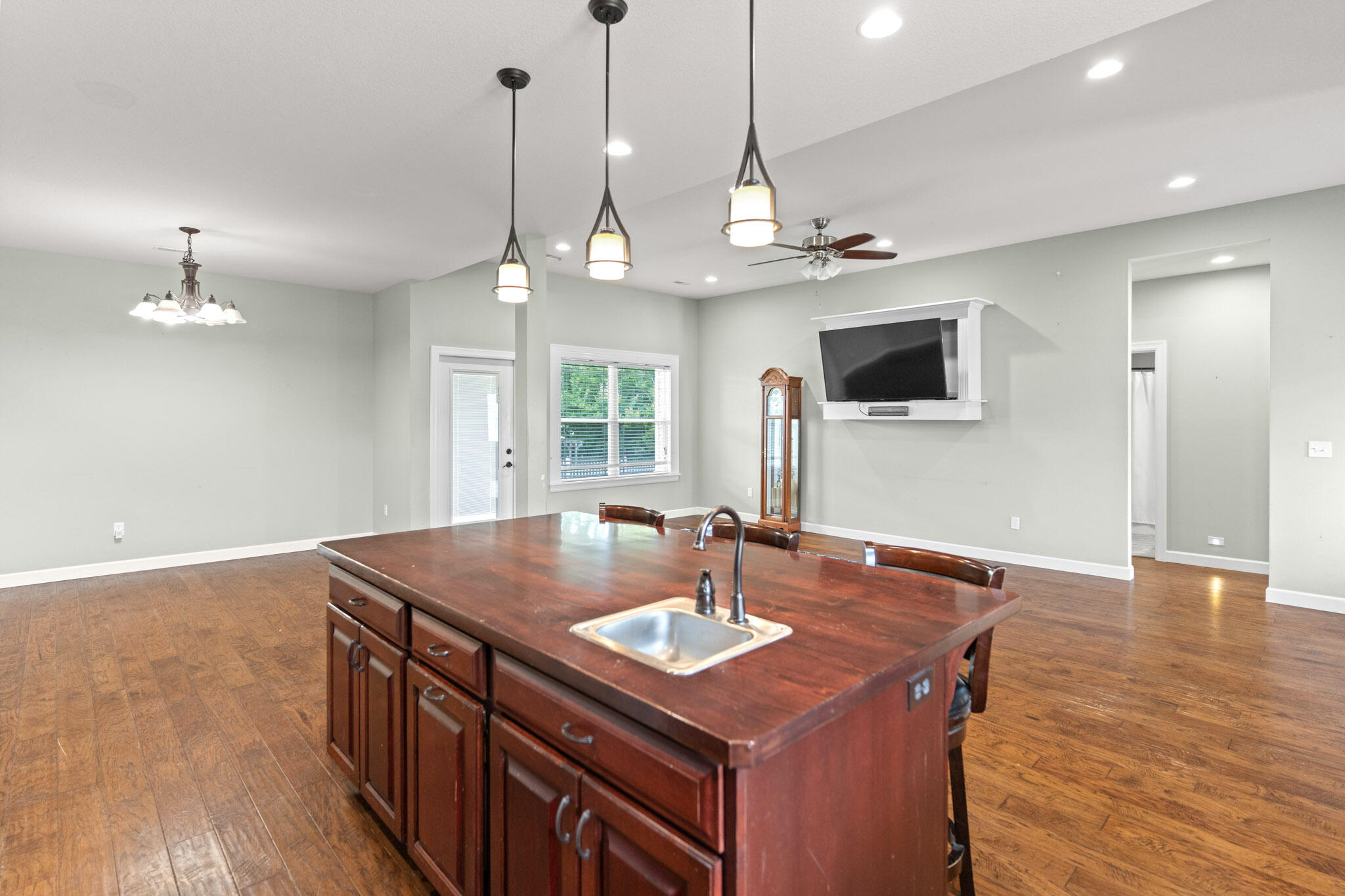 100 TRENT CT