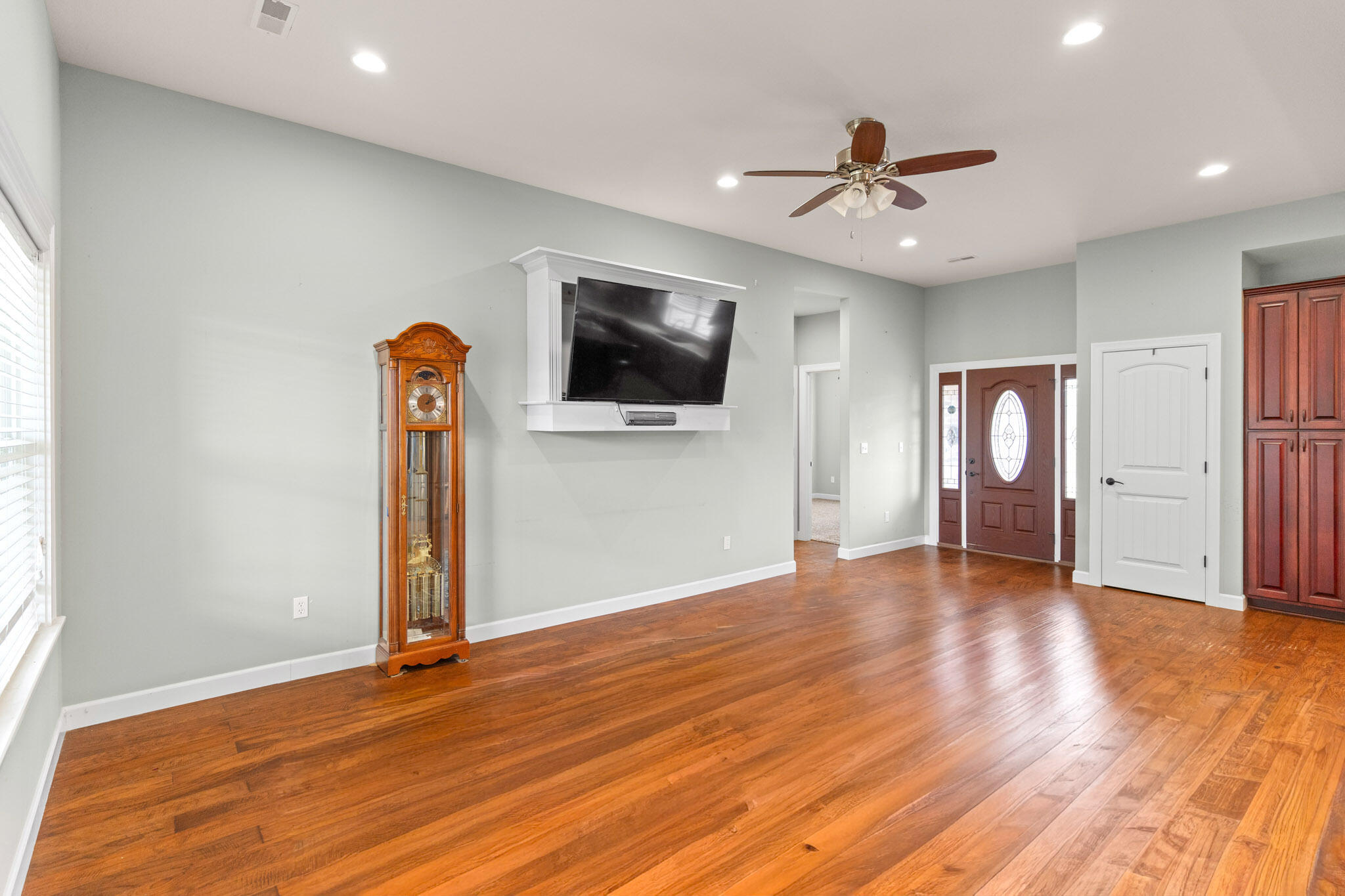 100 TRENT CT