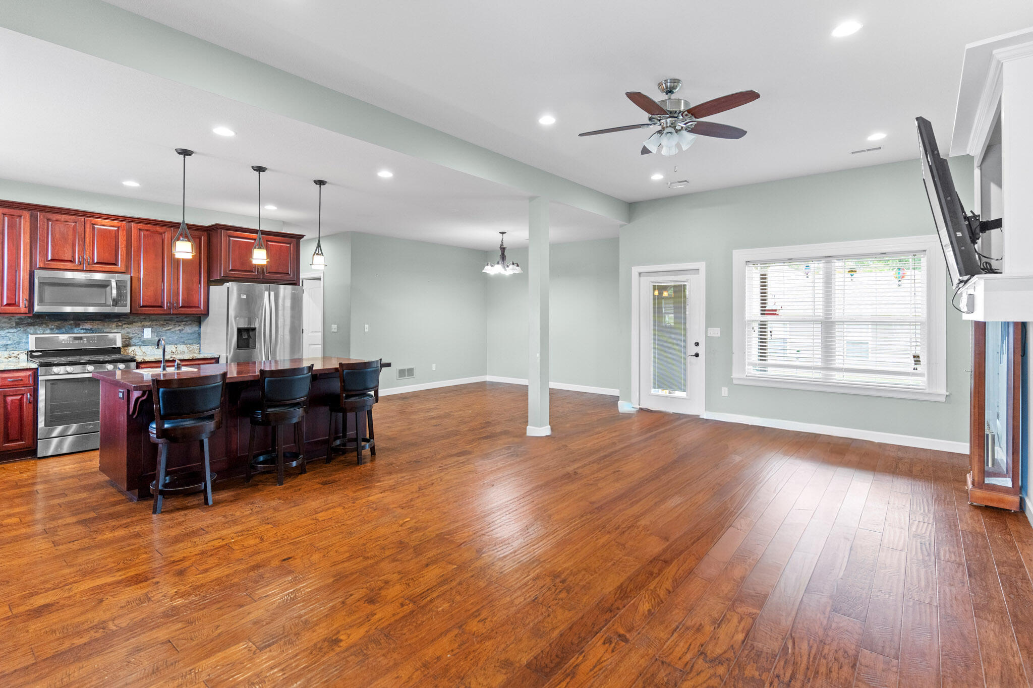 100 TRENT CT