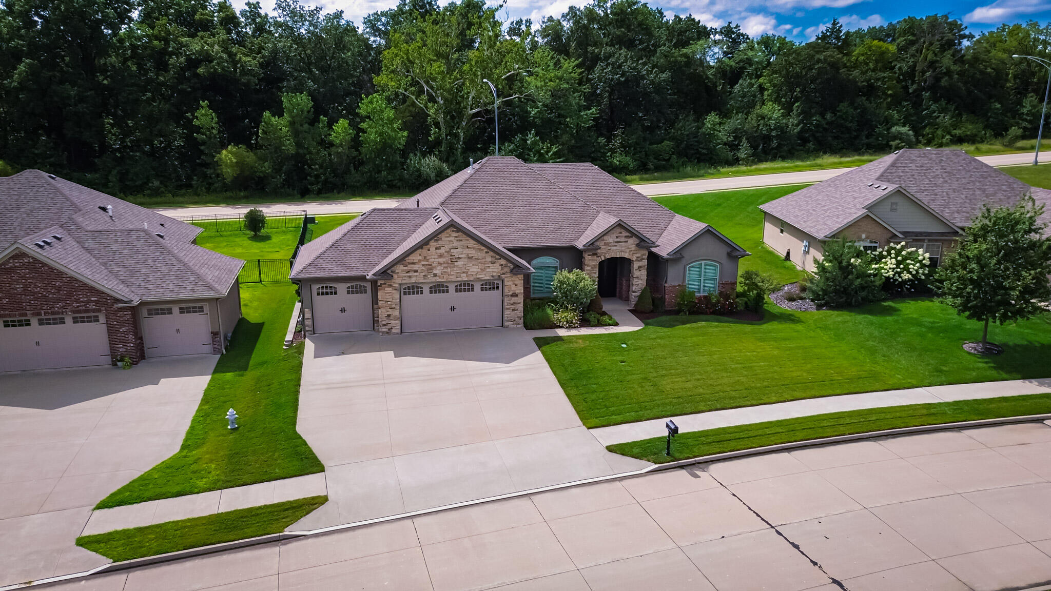1203 SHALLOW RIDGE CIR