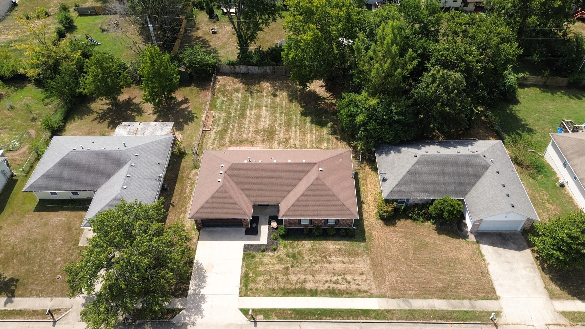 2600 E OAKLAND RIDGE DR
