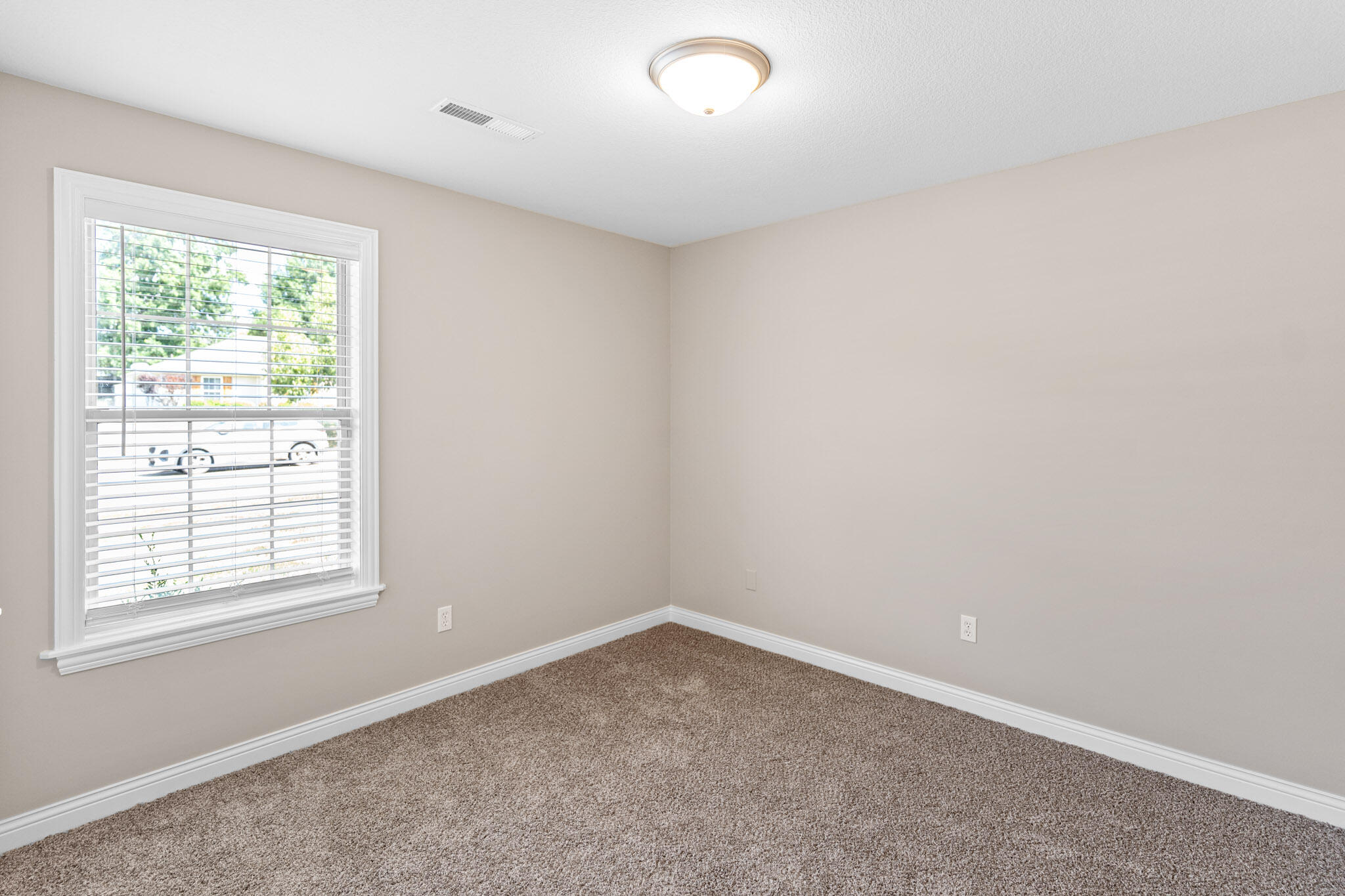 2600 E OAKLAND RIDGE DR
