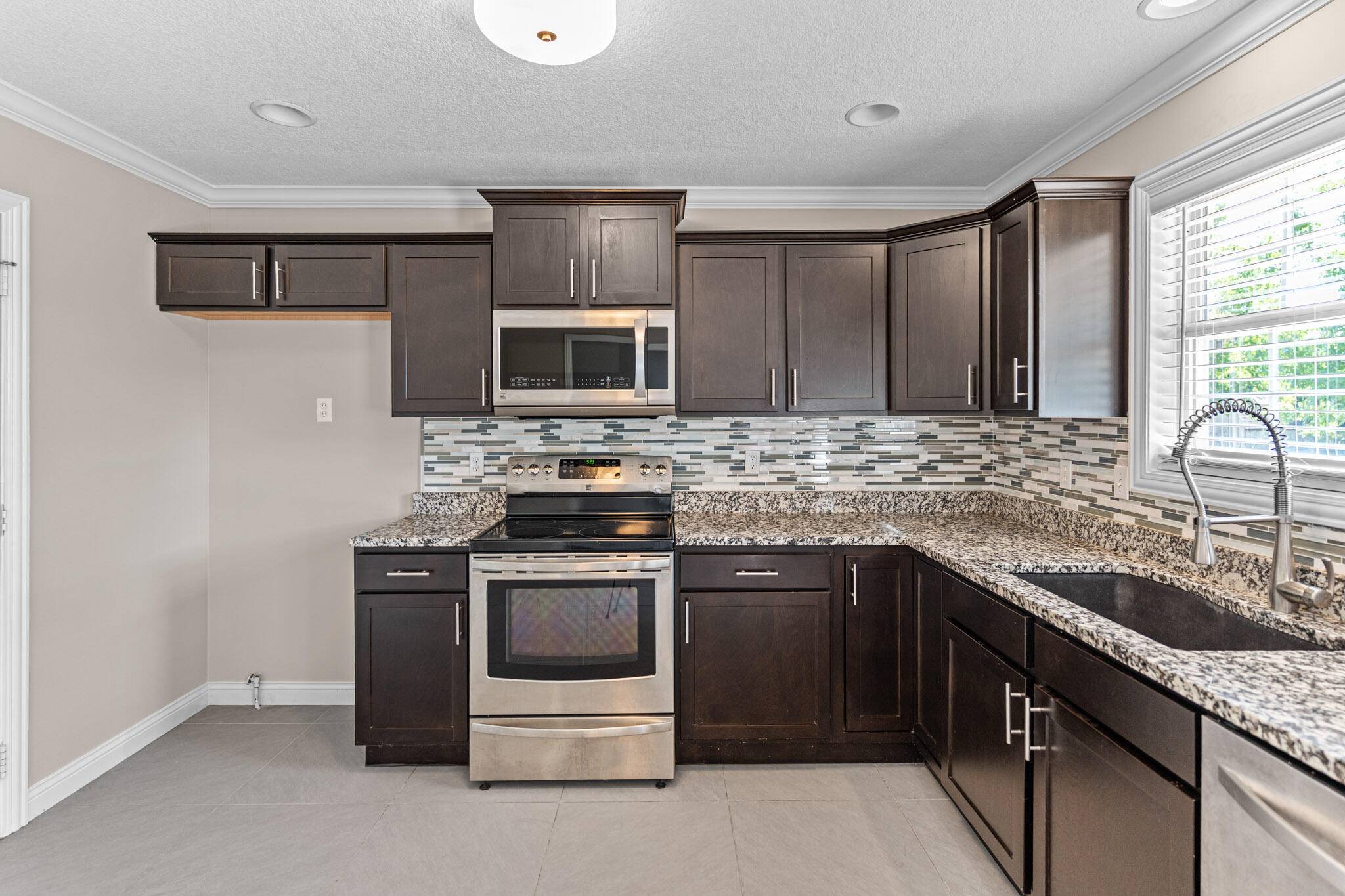 2600 E OAKLAND RIDGE DR