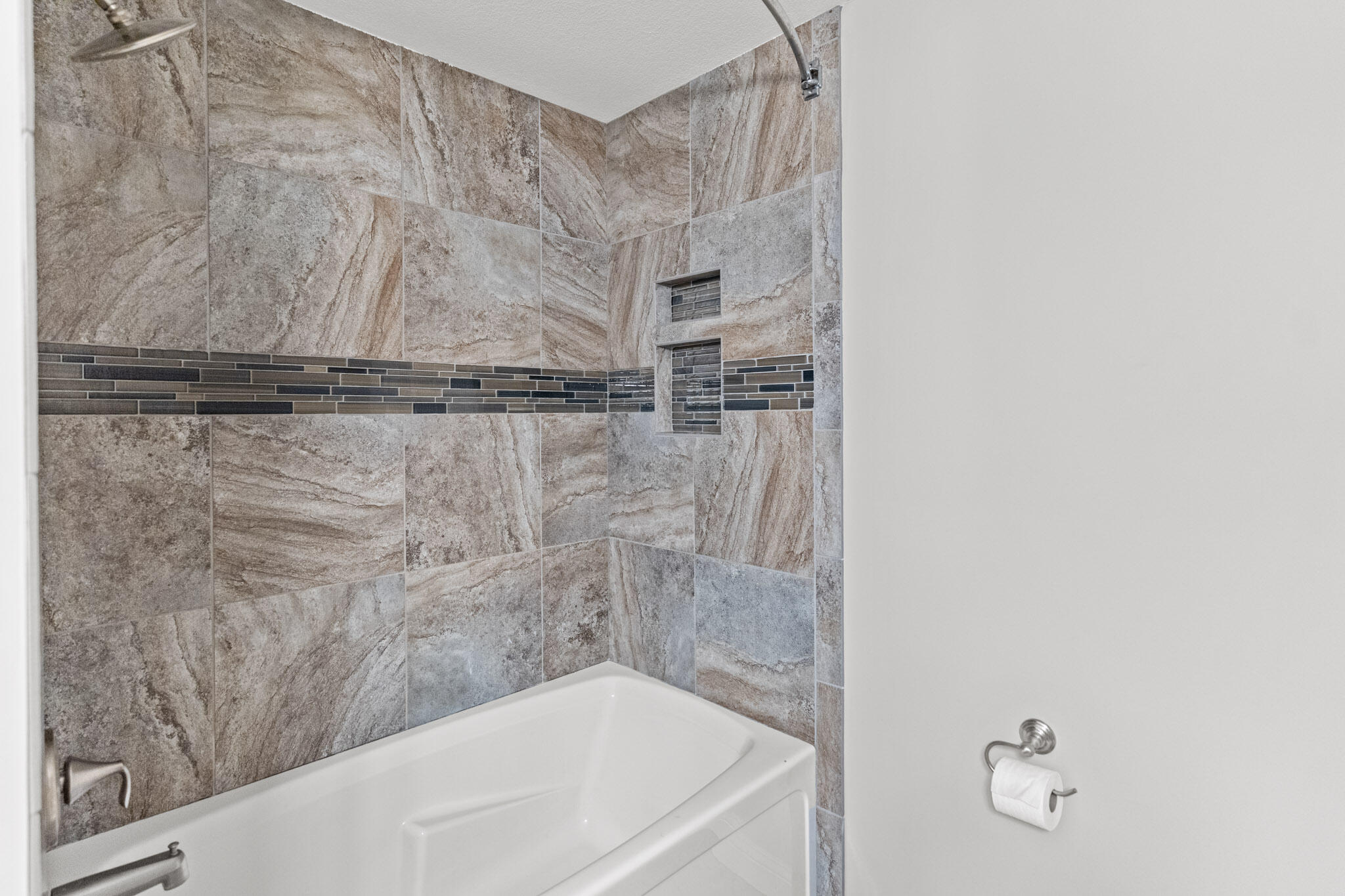 2600 E OAKLAND RIDGE DR