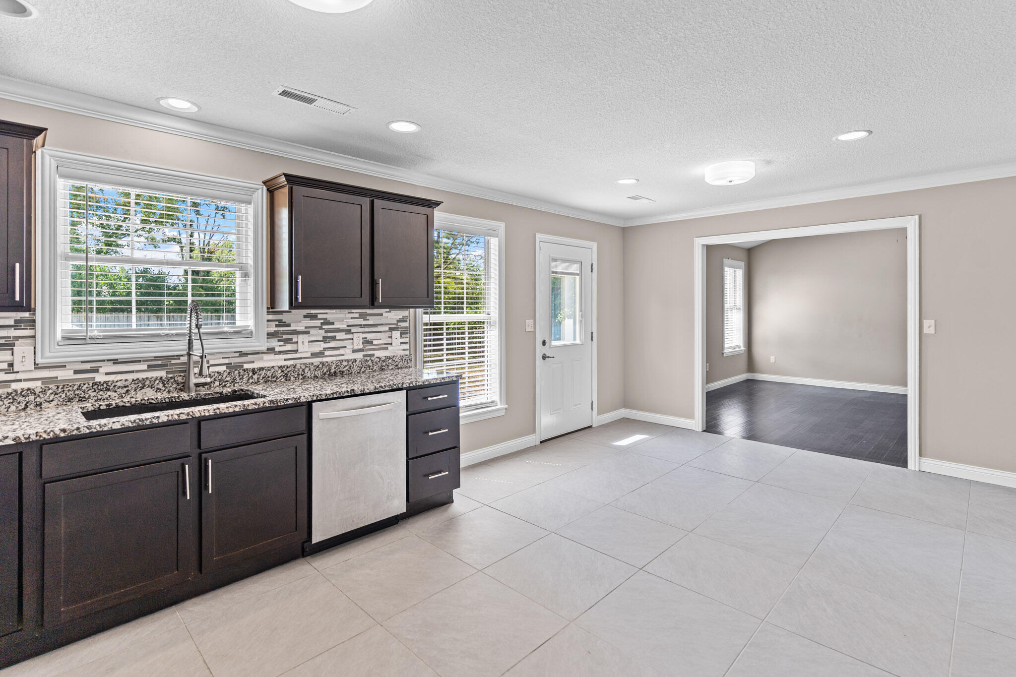2600 E OAKLAND RIDGE DR