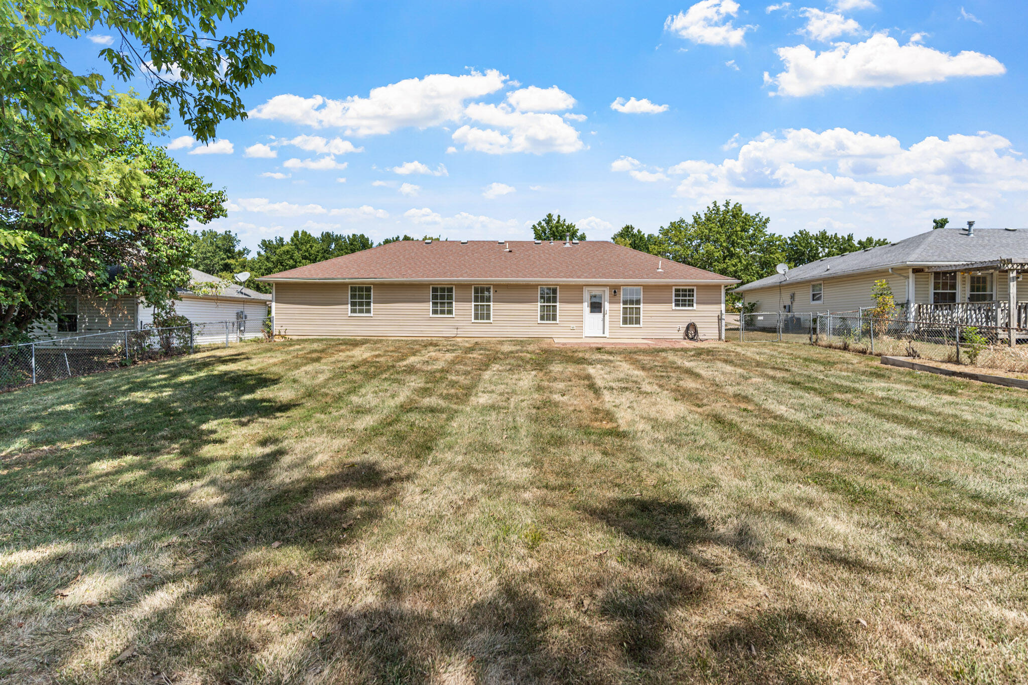 2600 E OAKLAND RIDGE DR