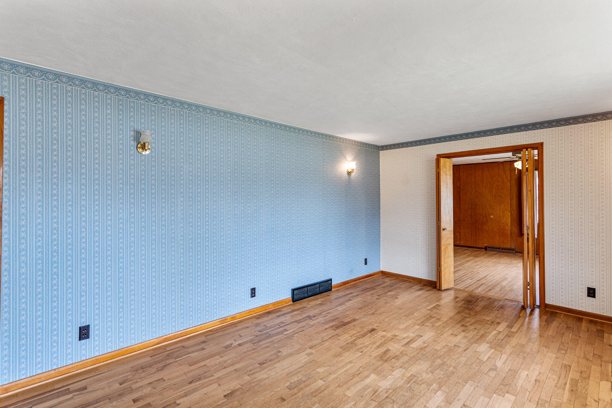 1071 W RTE K