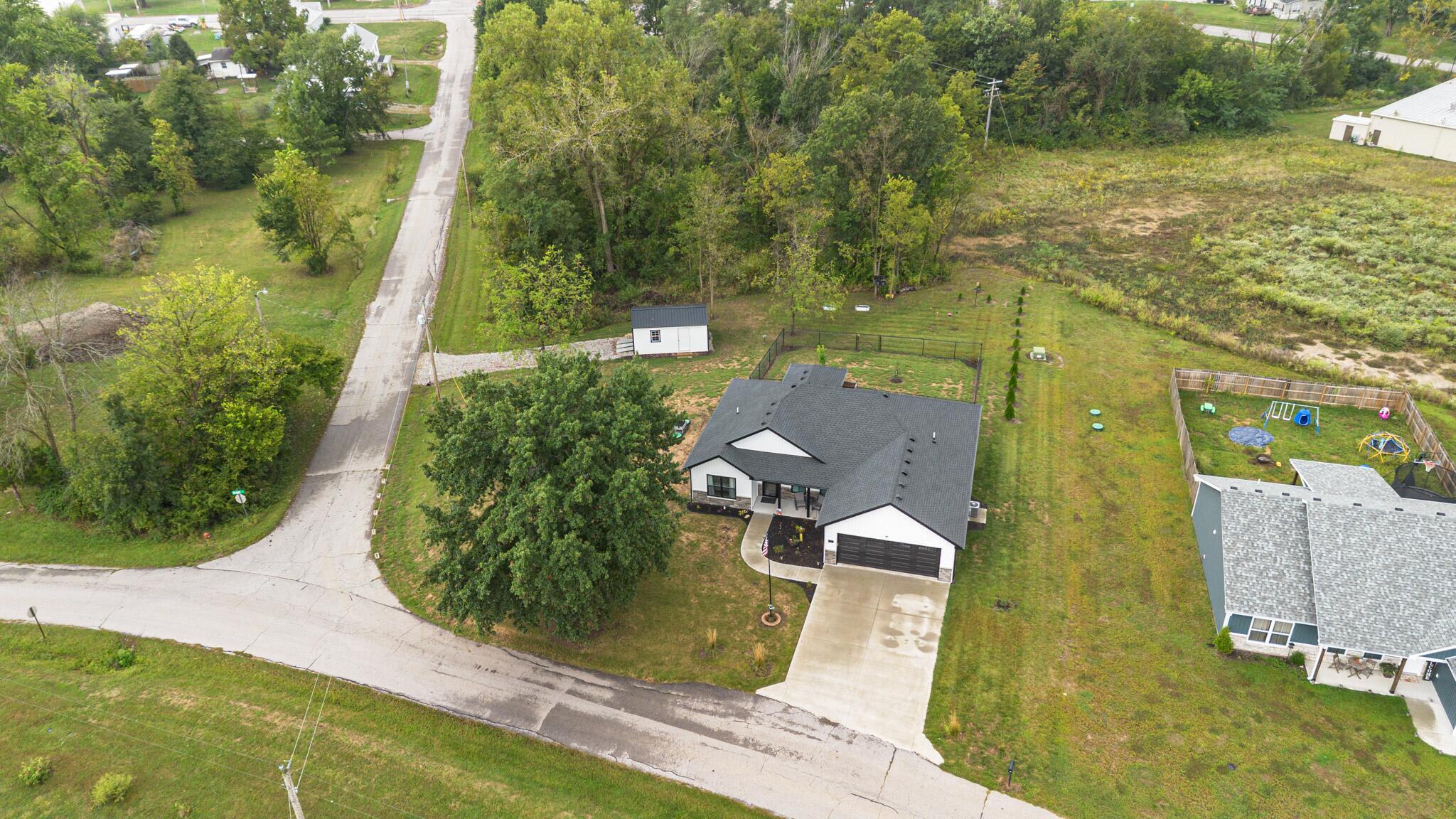 180 W DRANE ST