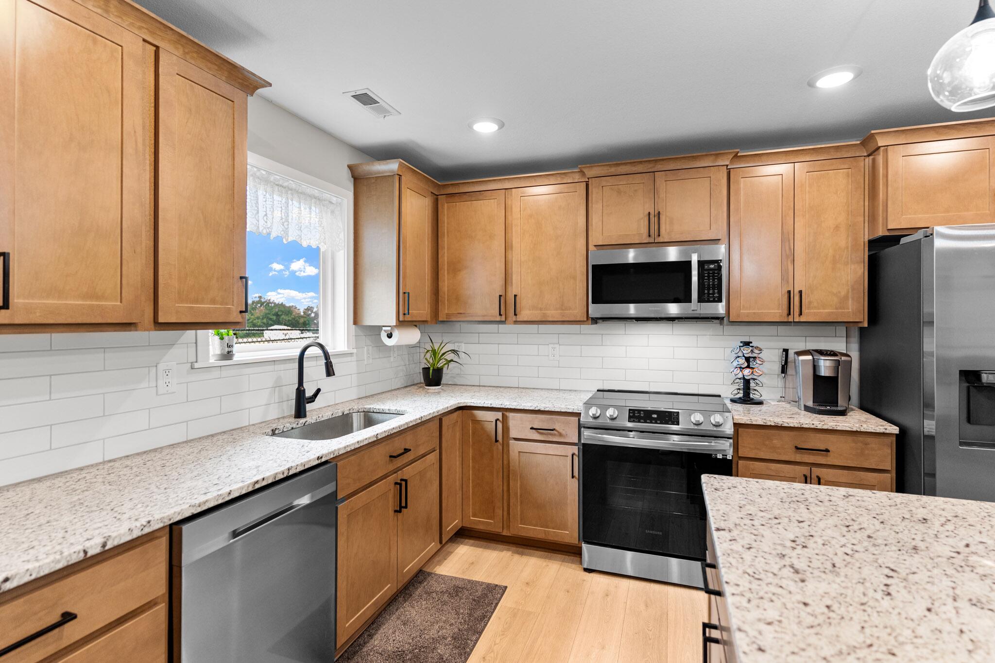 180 W DRANE ST